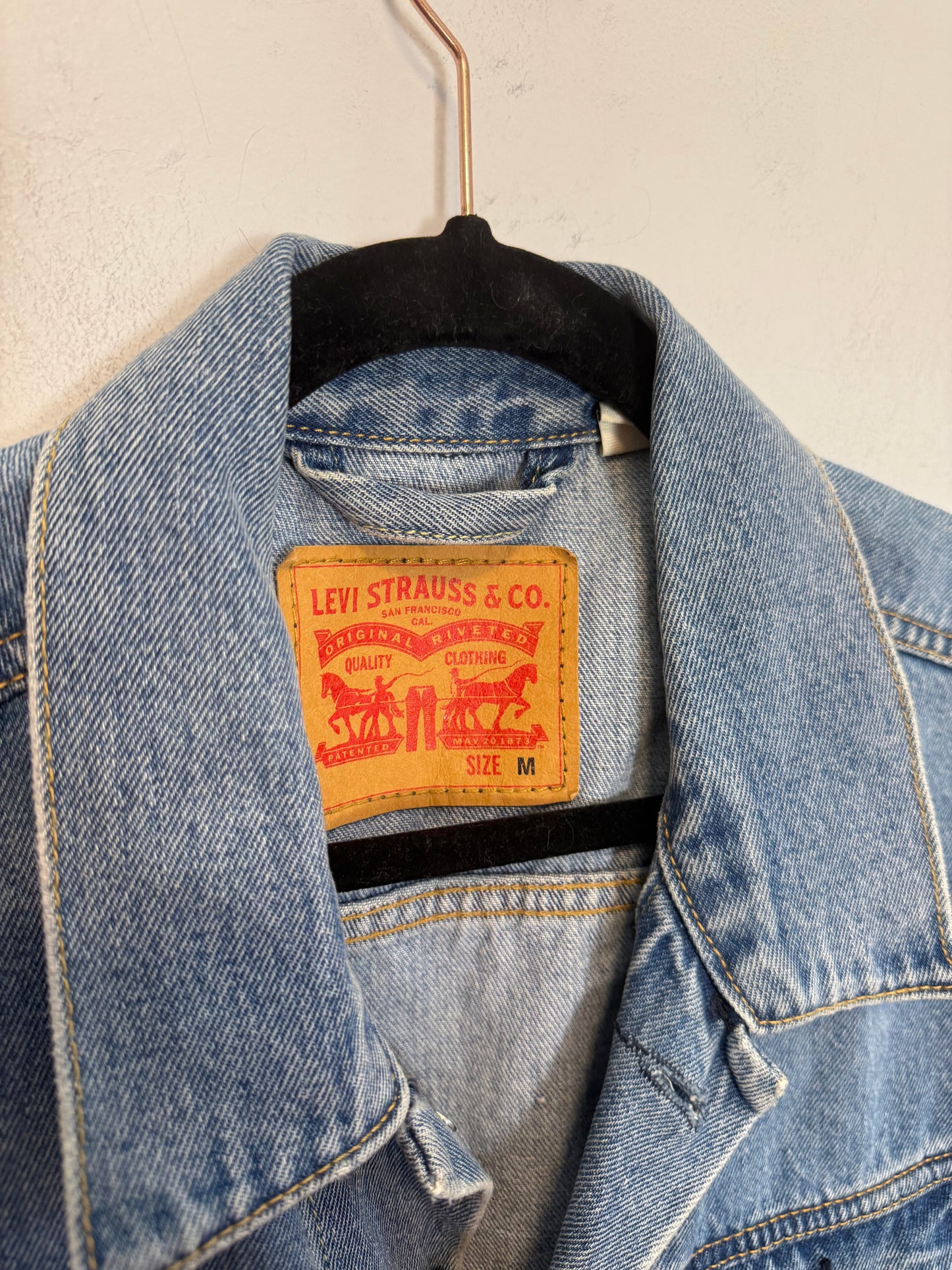 Levi’s Denim Jacket in Light Wash (Size M)