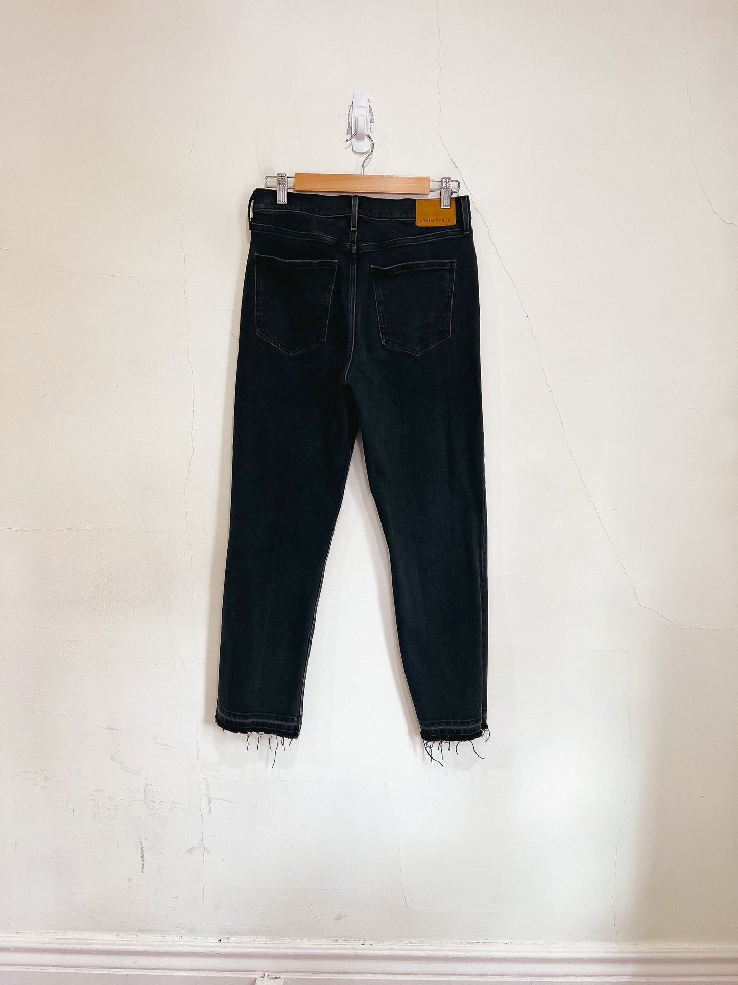 Denim Forum "The Arlo Hi-Rise Straight Jean in Black Eyeliner"(Size 29)