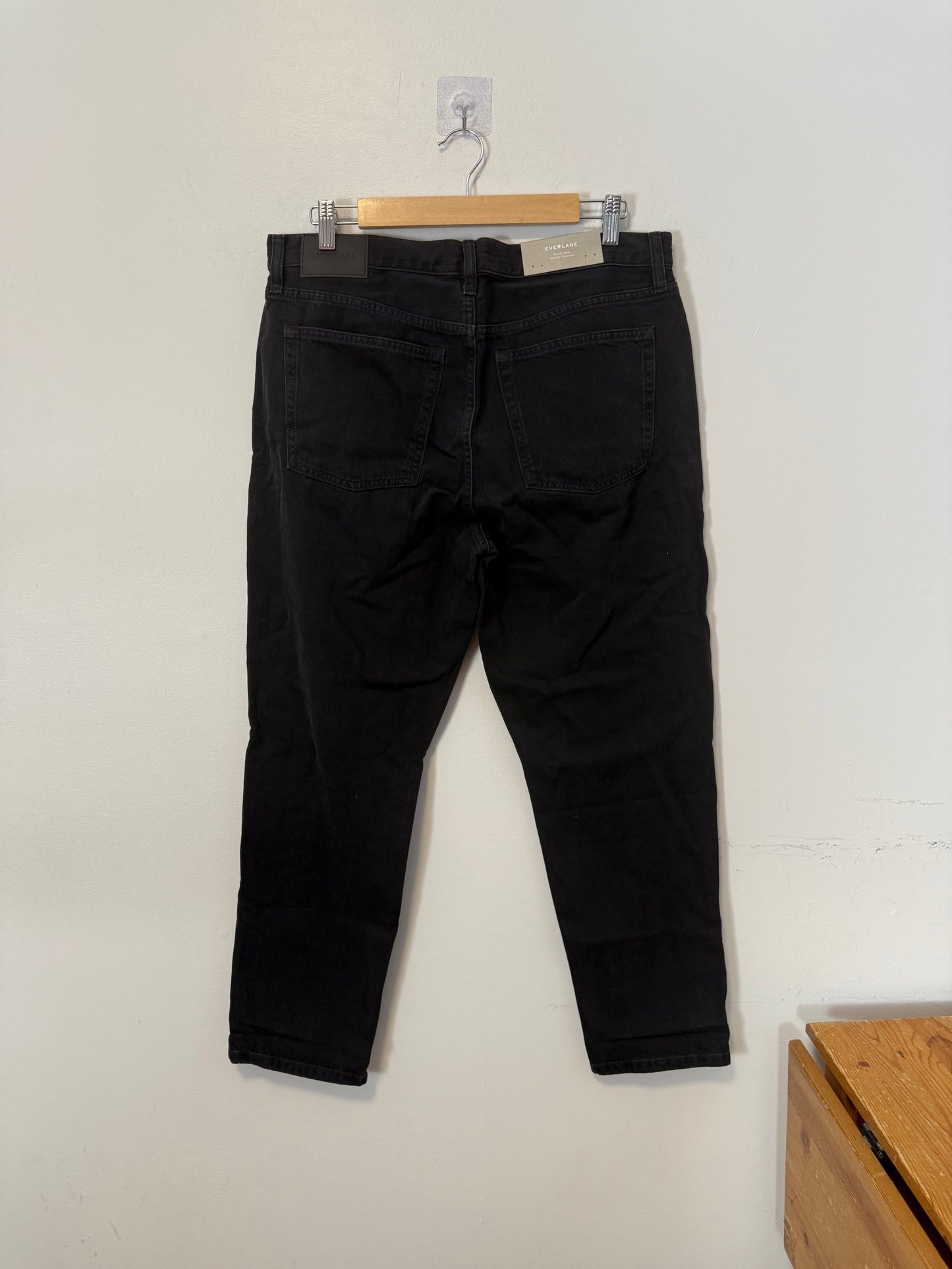 Everlane "The Super-Soft Relaxed Jean in Black" NWT (Size 31)