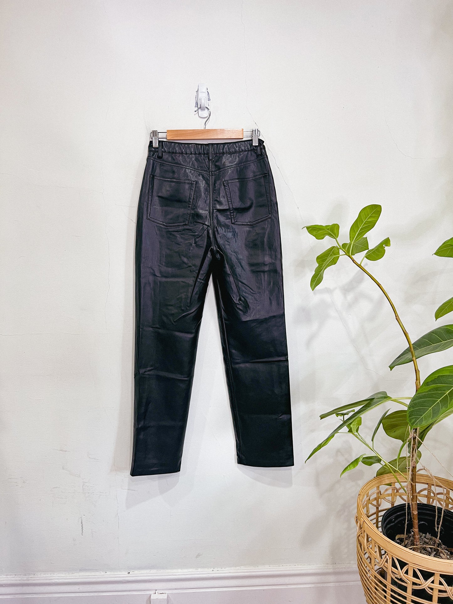 Wilfred "The Melina Pant" in Black (Size 8)