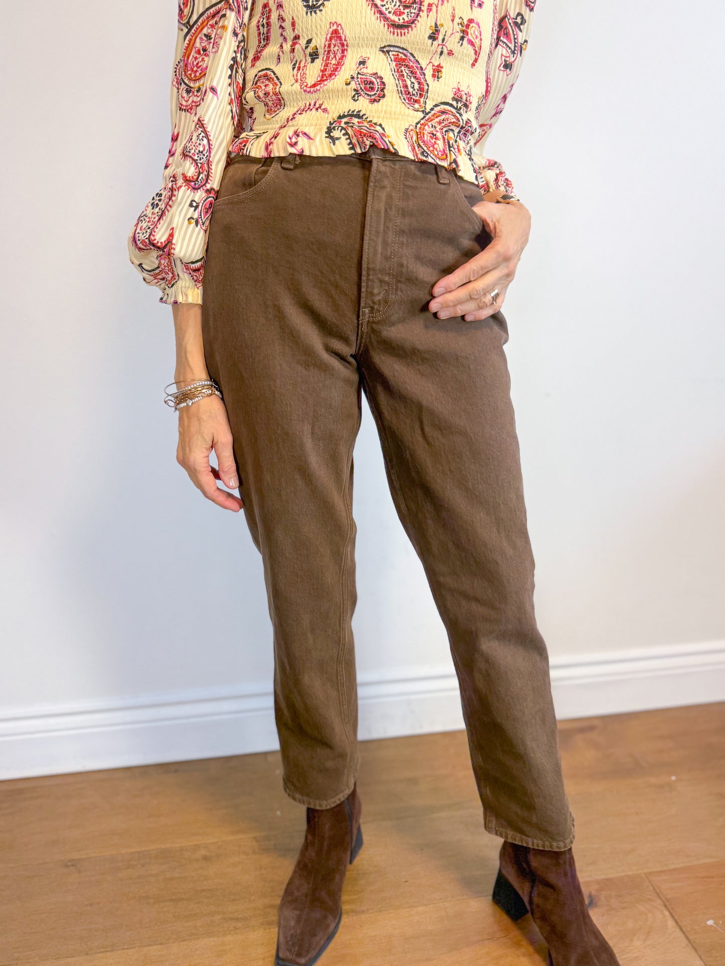 Abercrombie & Fitch "The 90s Straight Ultra High Rise Jeans in Brown" (Size 26)