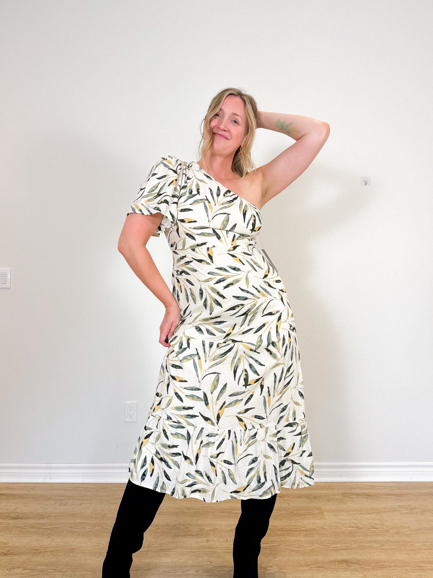 Lulus "Truly Tropic Cream Leaf Print One-Shoulder Midi Dress" NWT (Size L)