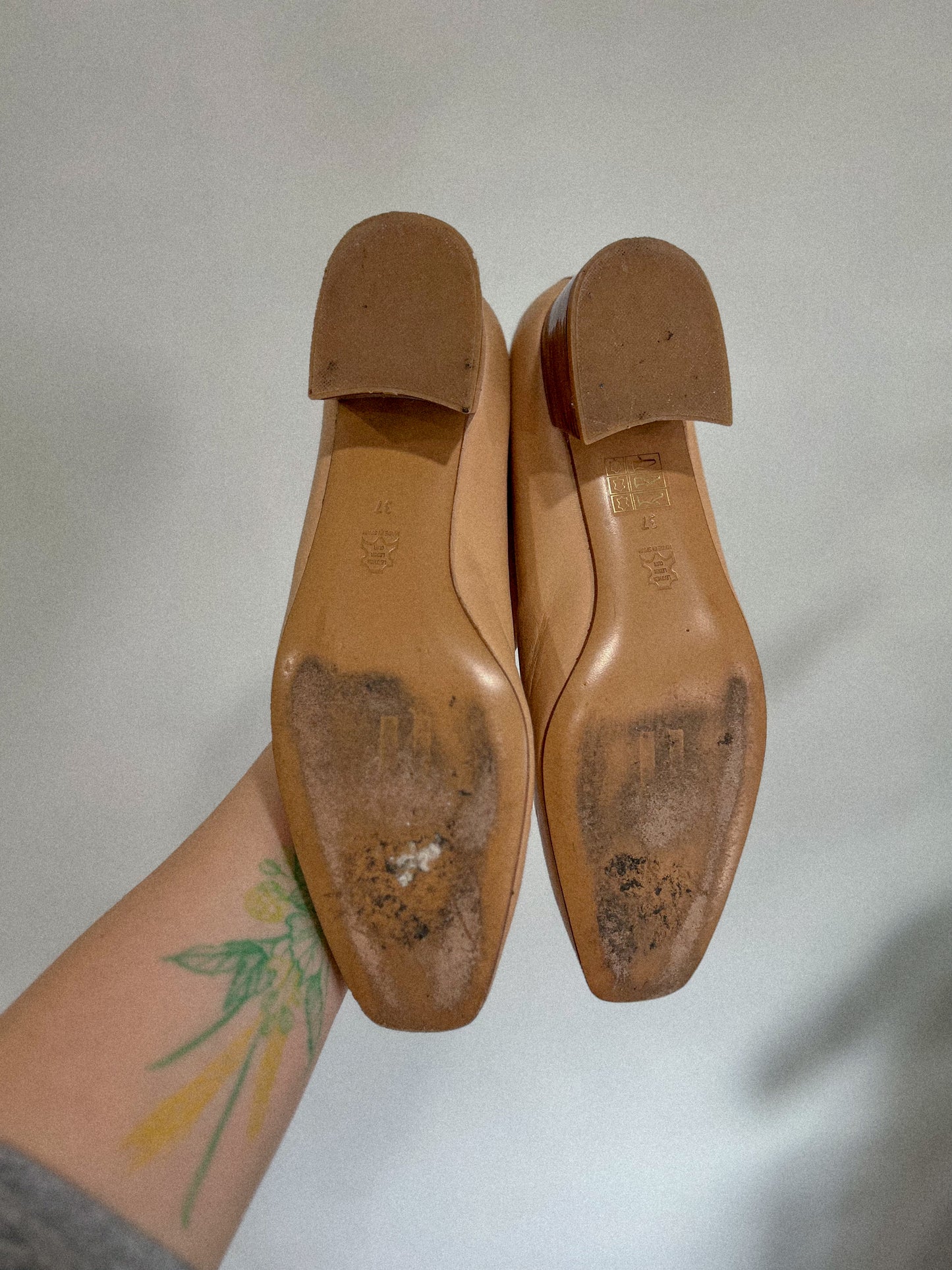 Miista Lond "Taissa Nude Leather Block Heel" (Size 37)