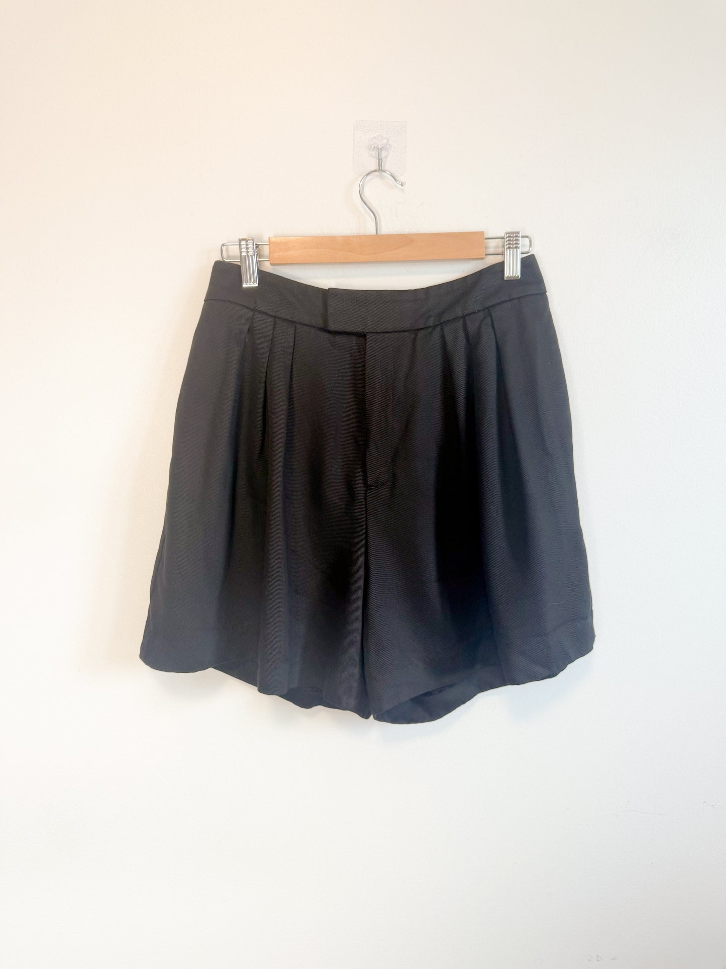 KOTN Pleated Trouser Shorts in Black (Size M/L)