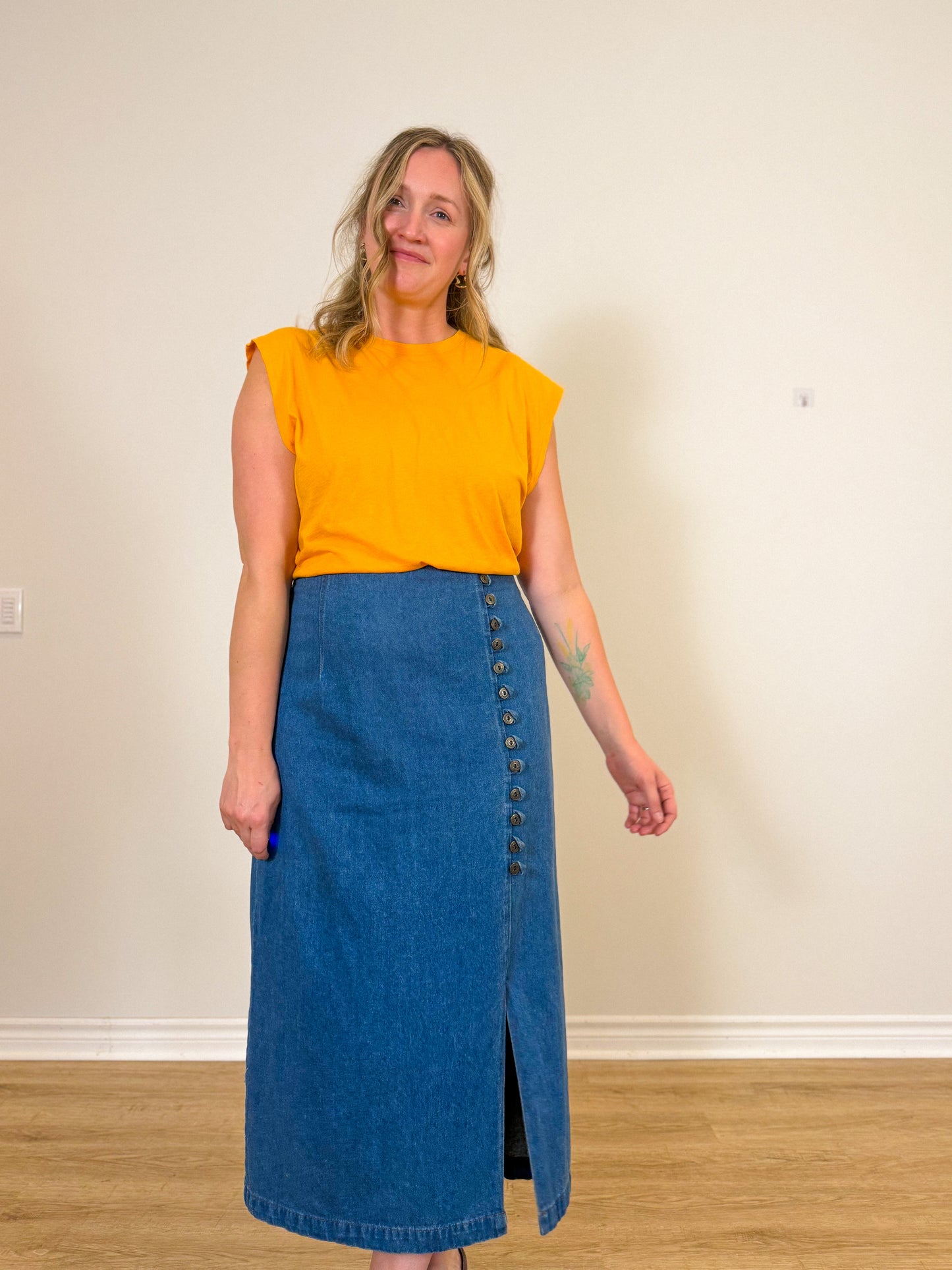 Vintage Midi Denim Skirt with Button Detail (Size L/XL)