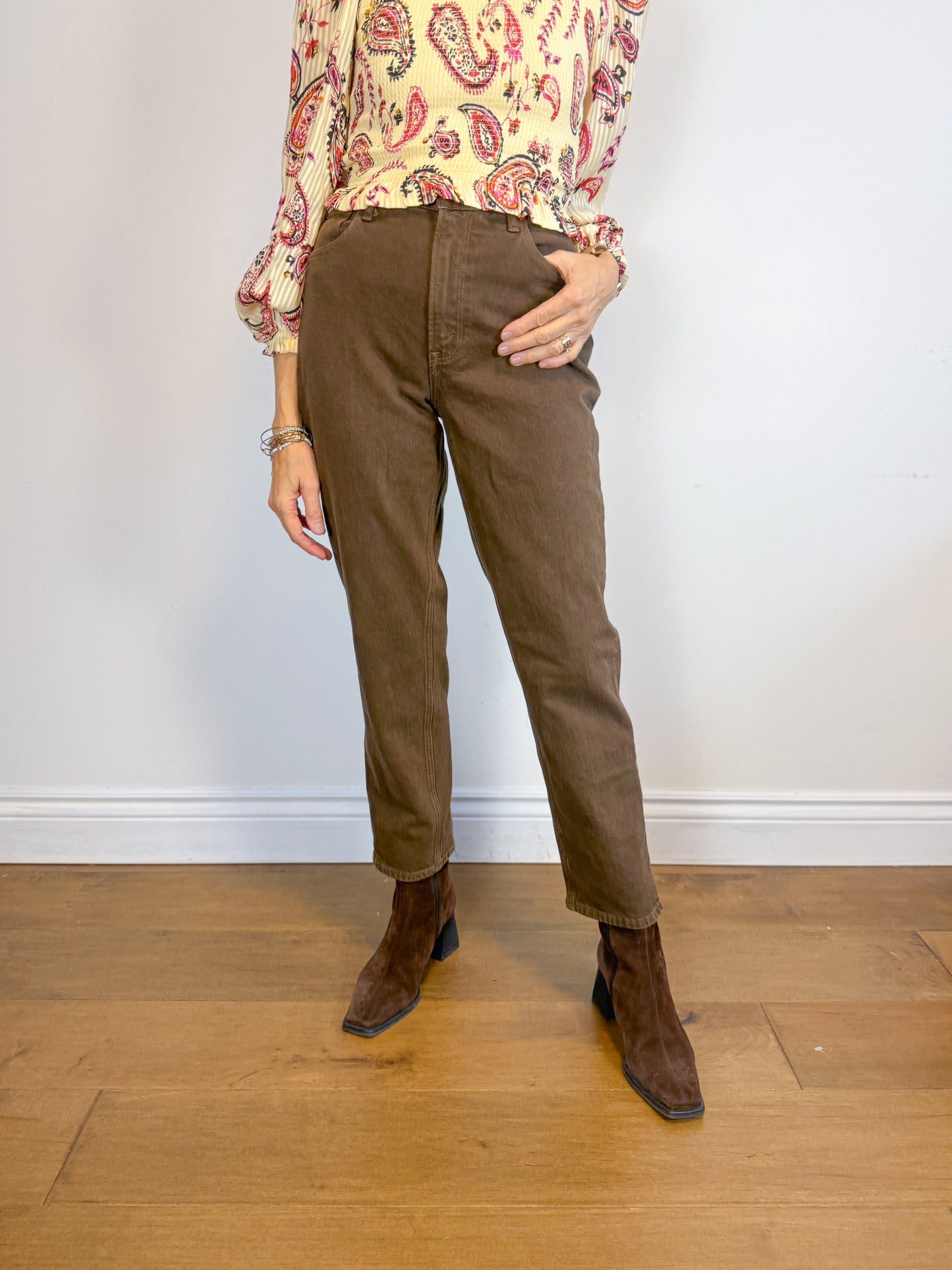 Abercrombie & Fitch "The 90s Straight Ultra High Rise Jeans in Brown" (Size 26)