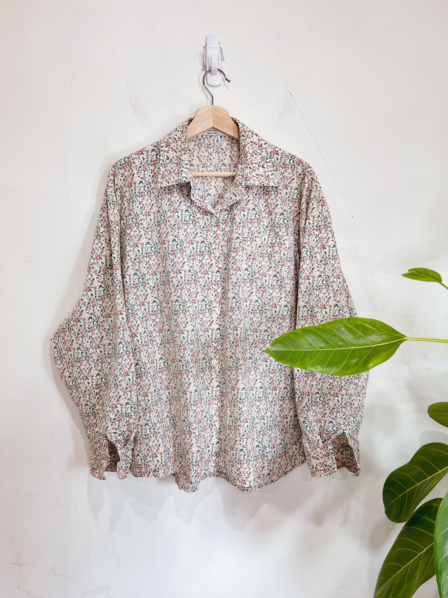 RED SKY Slow Fashion Floral Blouse (Size L/XL)