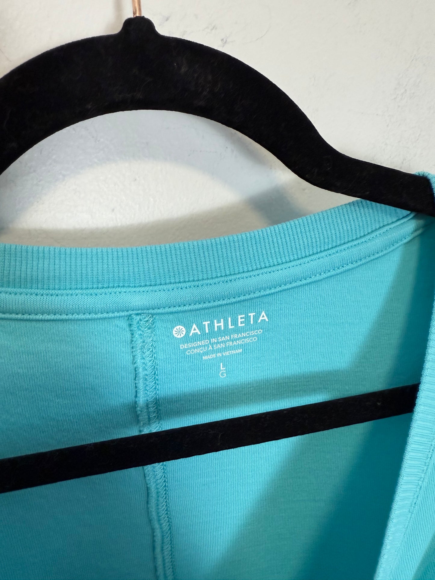 Athleta "Sundown Sweatshirt 2.0" in Aqua (Size L)