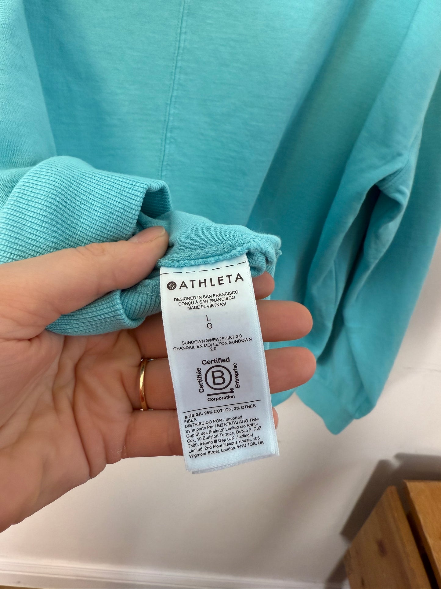 Athleta "Sundown Sweatshirt 2.0" in Aqua (Size L)