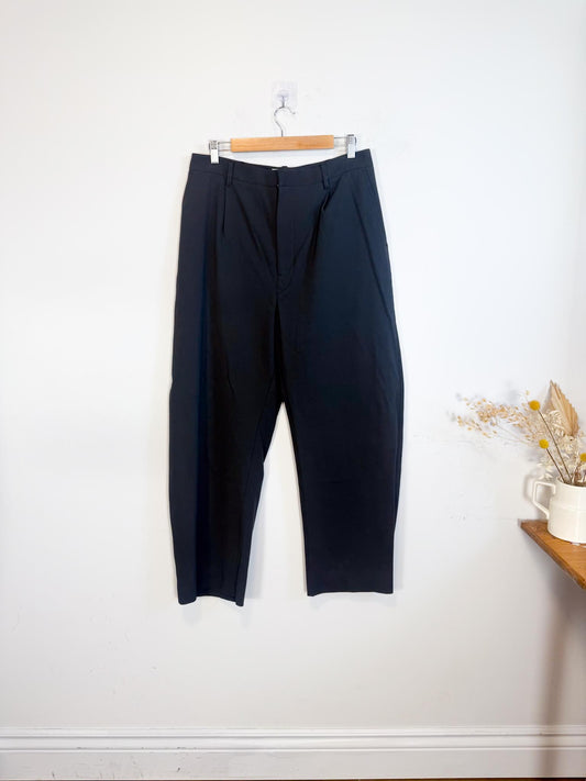 LEMAIRE Barrel Leg Trouser in Charcoal (Size 44)