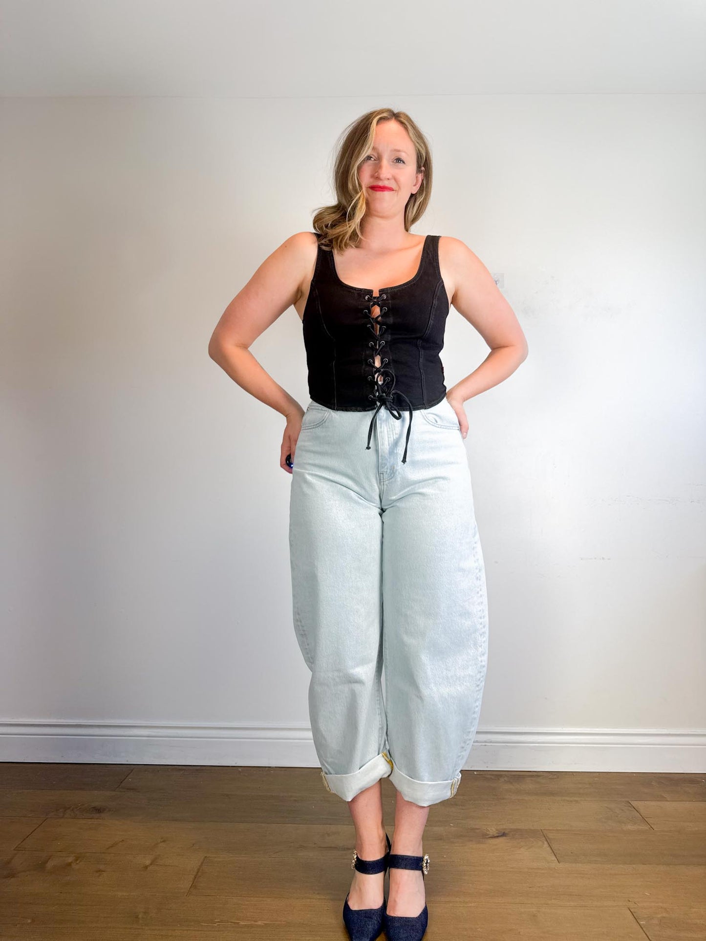 FRAME "The Bubble High Rise Curved Legs in Light Wash" NWT (Size