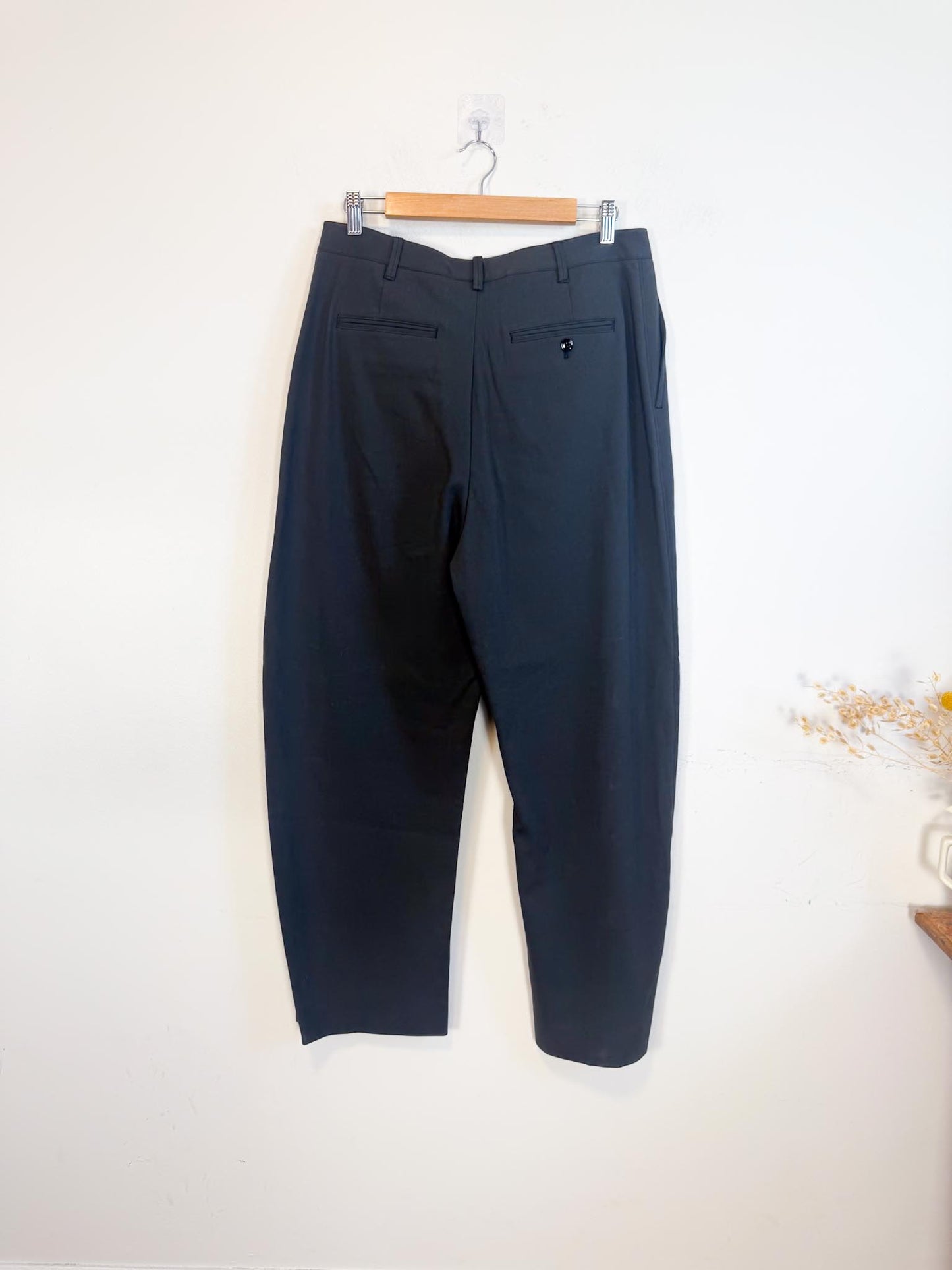 LEMAIRE Barrel Leg Trouser in Charcoal (Size 44)