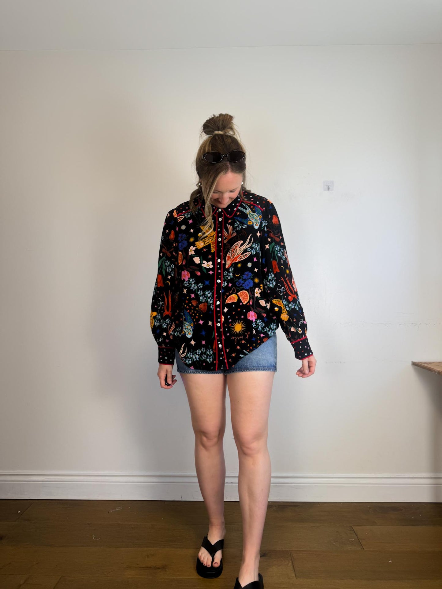 Love & Roses "Black Graphic Print Long Sleeve Button Down Shirt" NWT (Size L/XL)