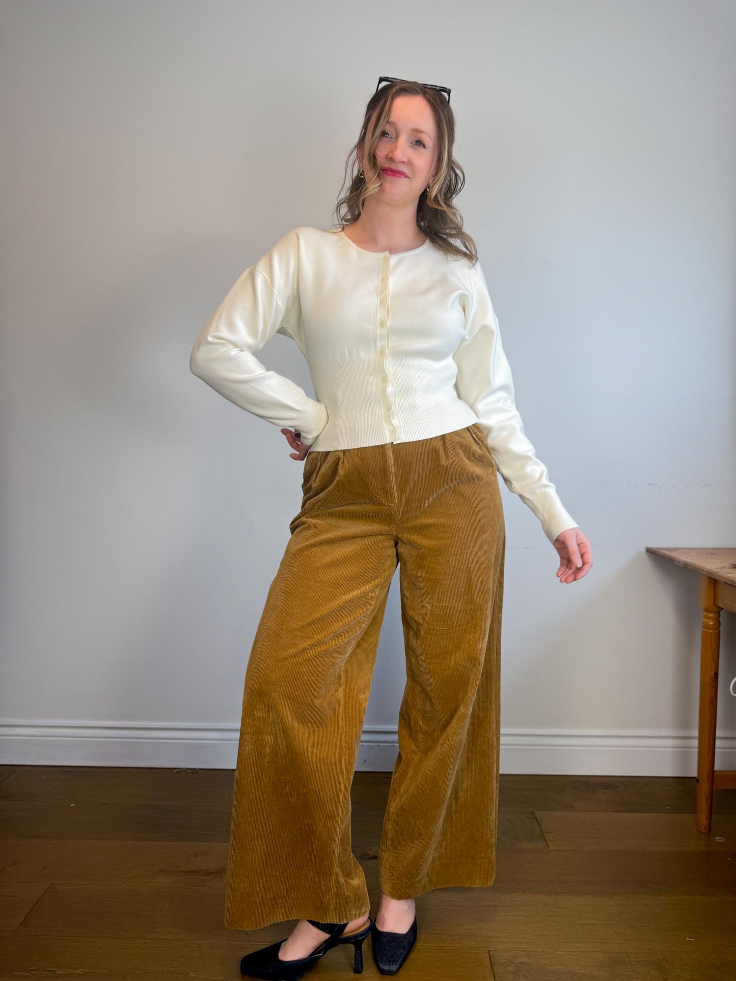 Wilfred "Golightly Cardigan - Wonder Yarn in Light Birch" (Size L)