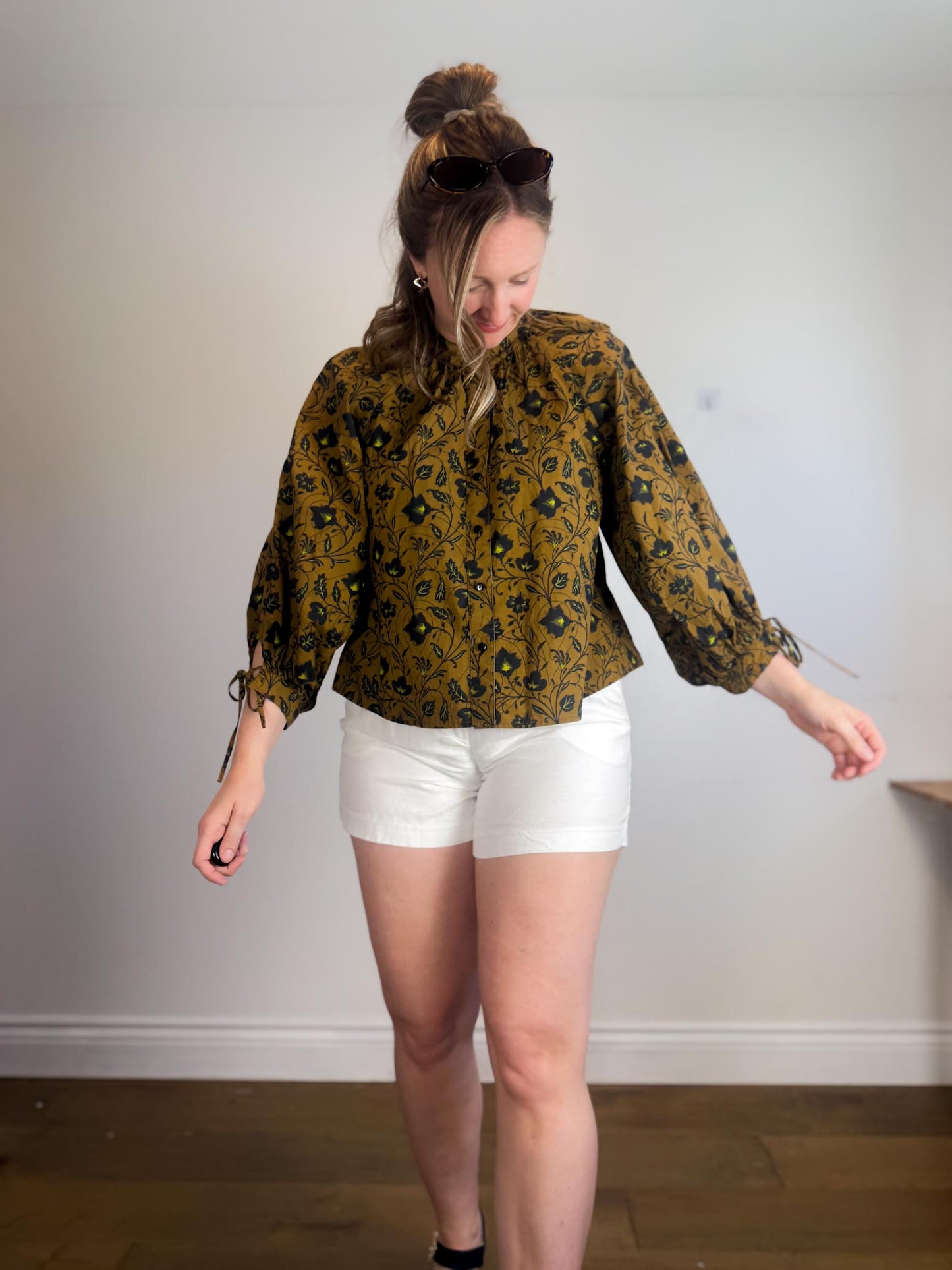 Wilfred "The Effortless Linen Short in White" (Size 10)