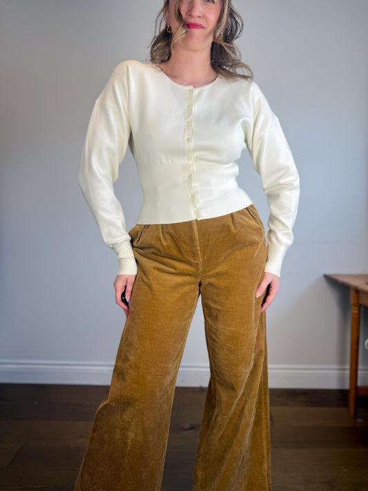 Wilfred "Golightly Cardigan - Wonder Yarn in Light Birch" (Size L)