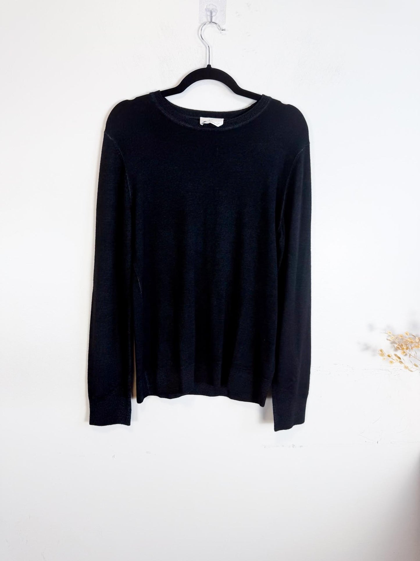 7 For All Mankind Lightweight Merino Wool Sweater in Charcoal (Size M)