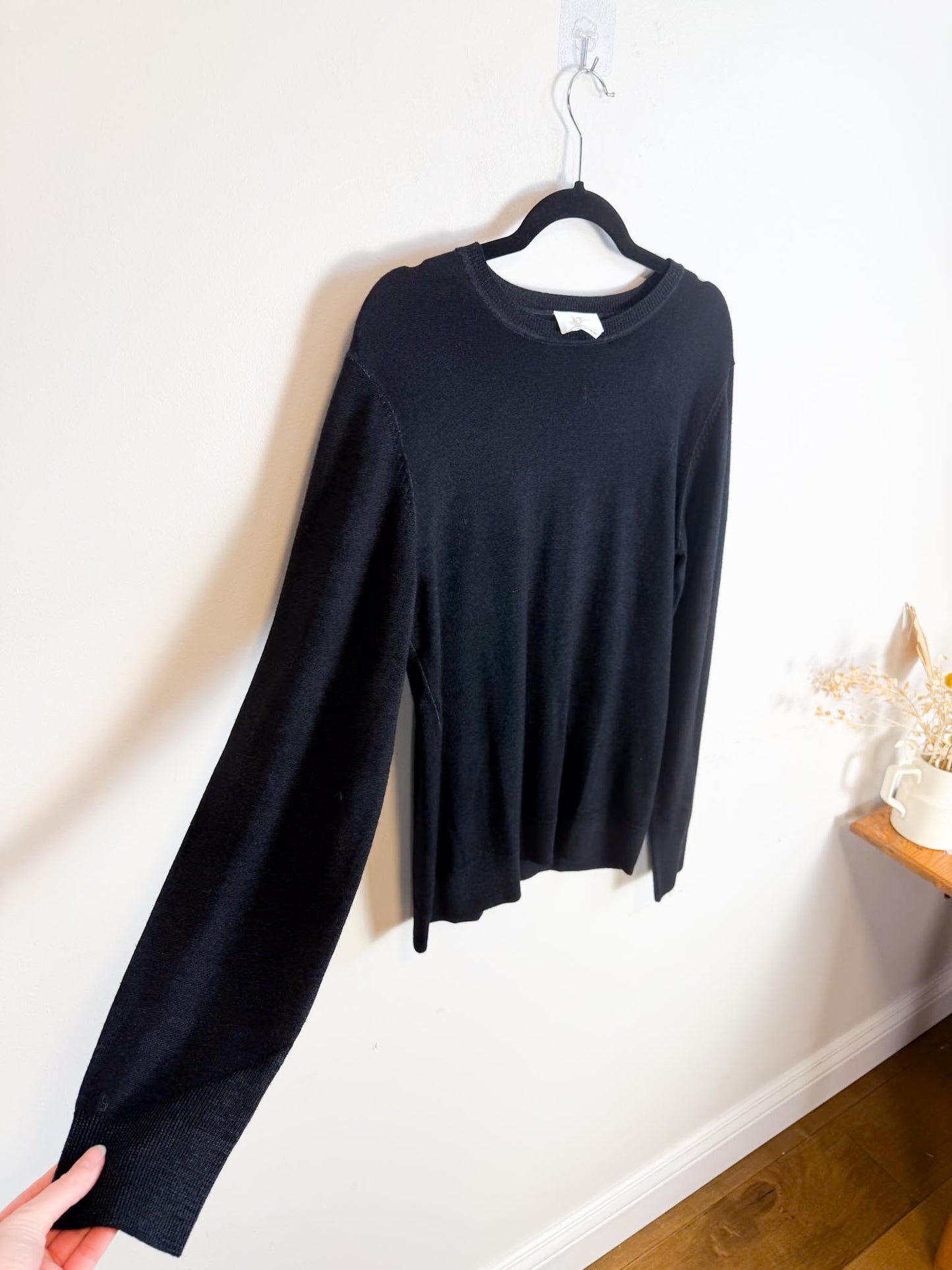 7 For All Mankind Lightweight Merino Wool Sweater in Charcoal (Size M)