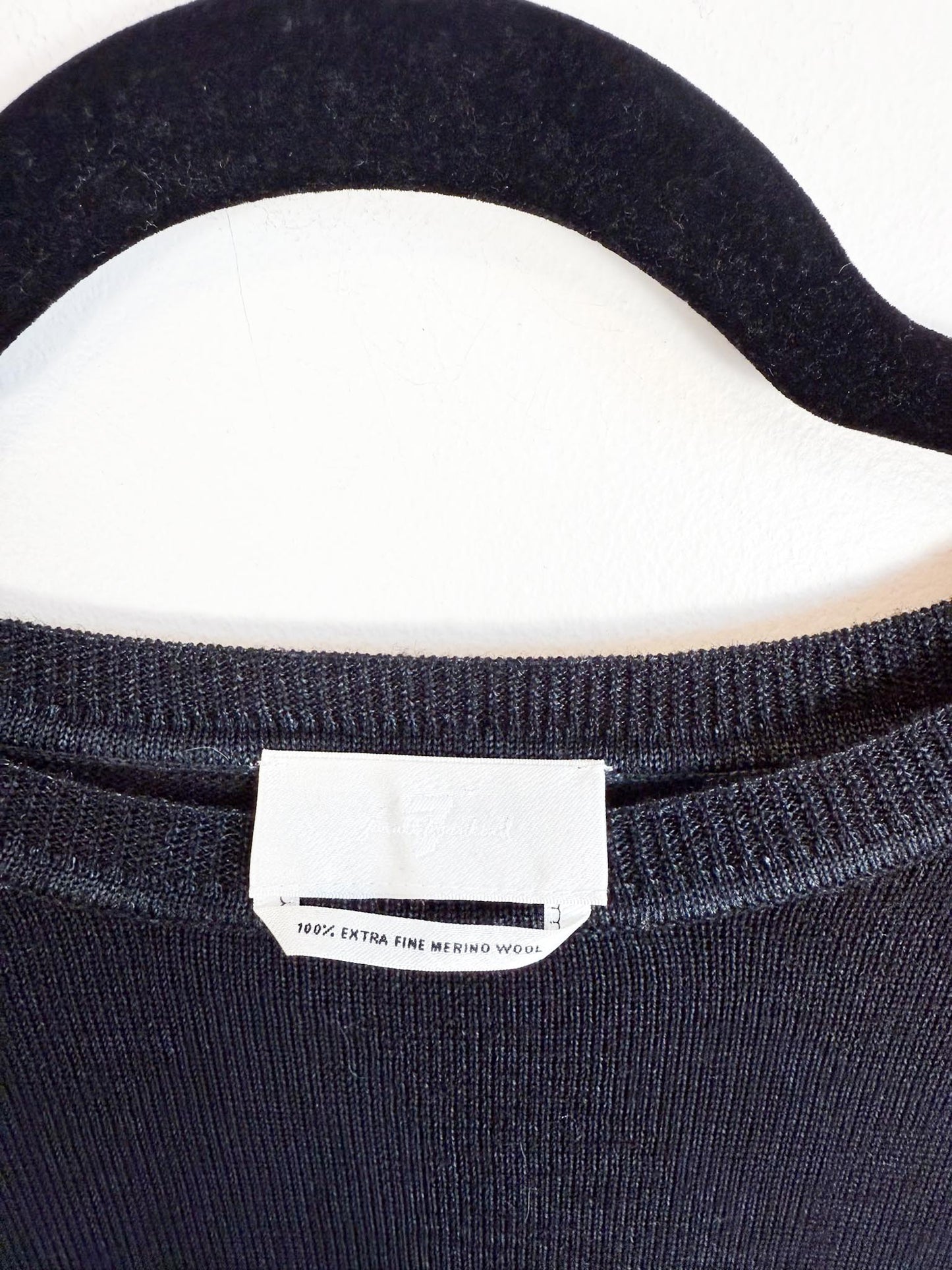 7 For All Mankind Lightweight Merino Wool Sweater in Charcoal (Size M)