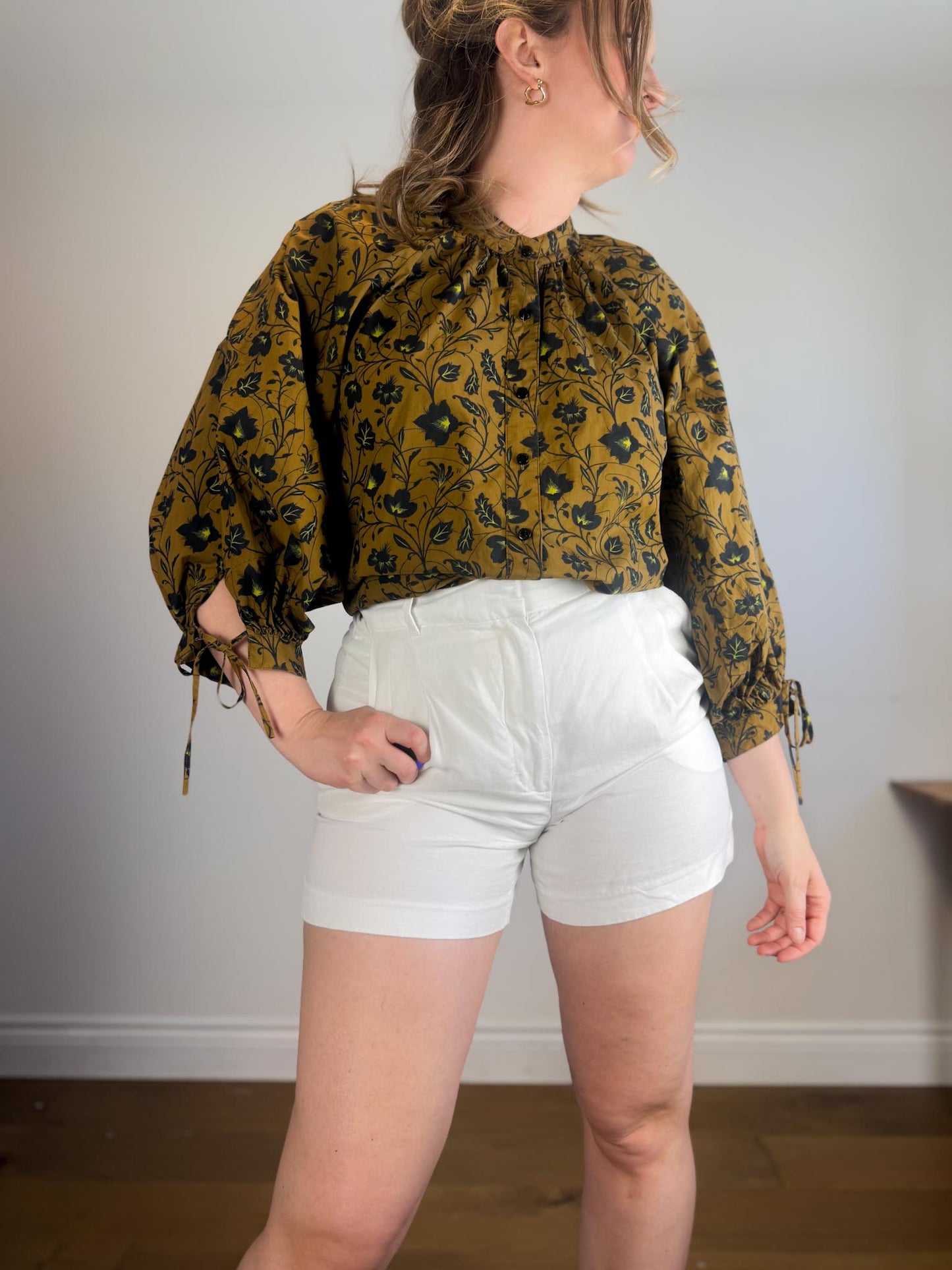 Wilfred "The Effortless Linen Short in White" (Size 10)