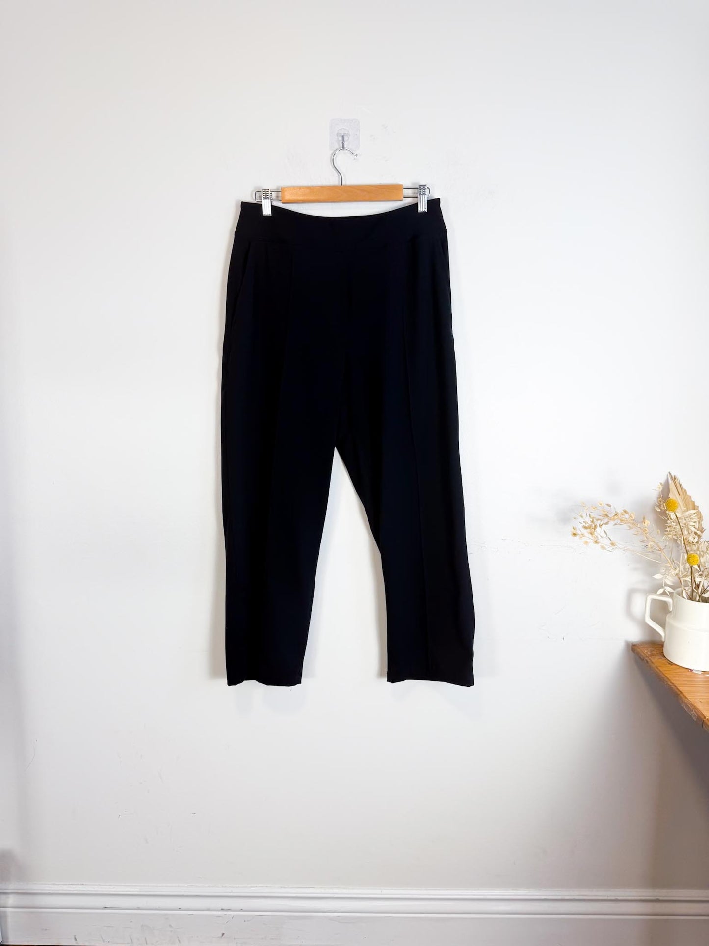 Kit & Ace High Rise Cropped Pants in Black (Size 12)