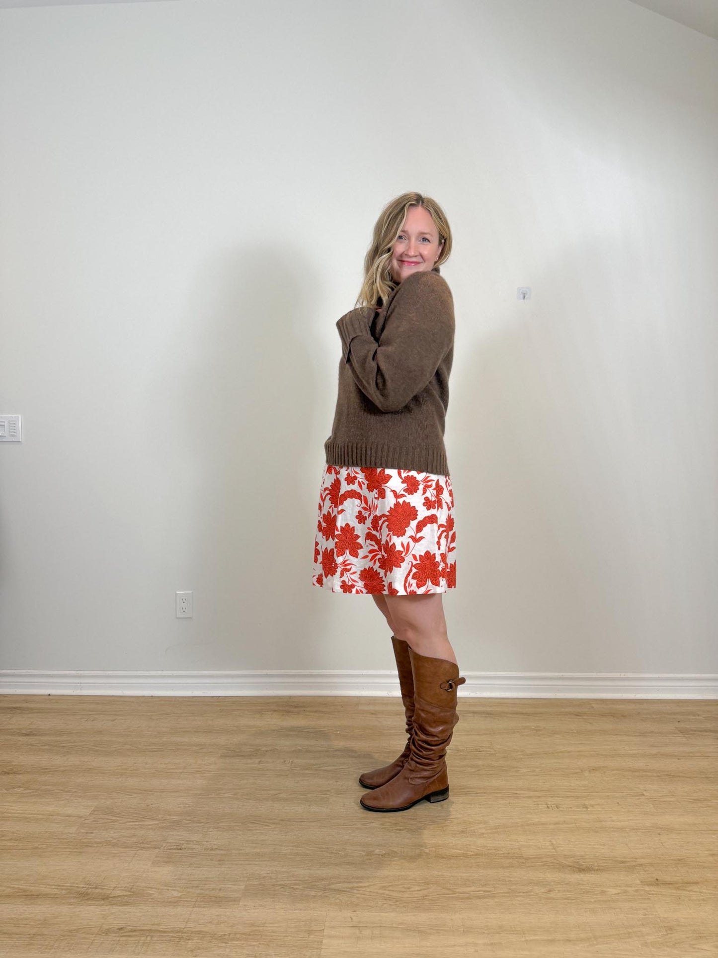 Wilfred "Luxe Cashmere Jan Sweater in Brown" (Size S/M)