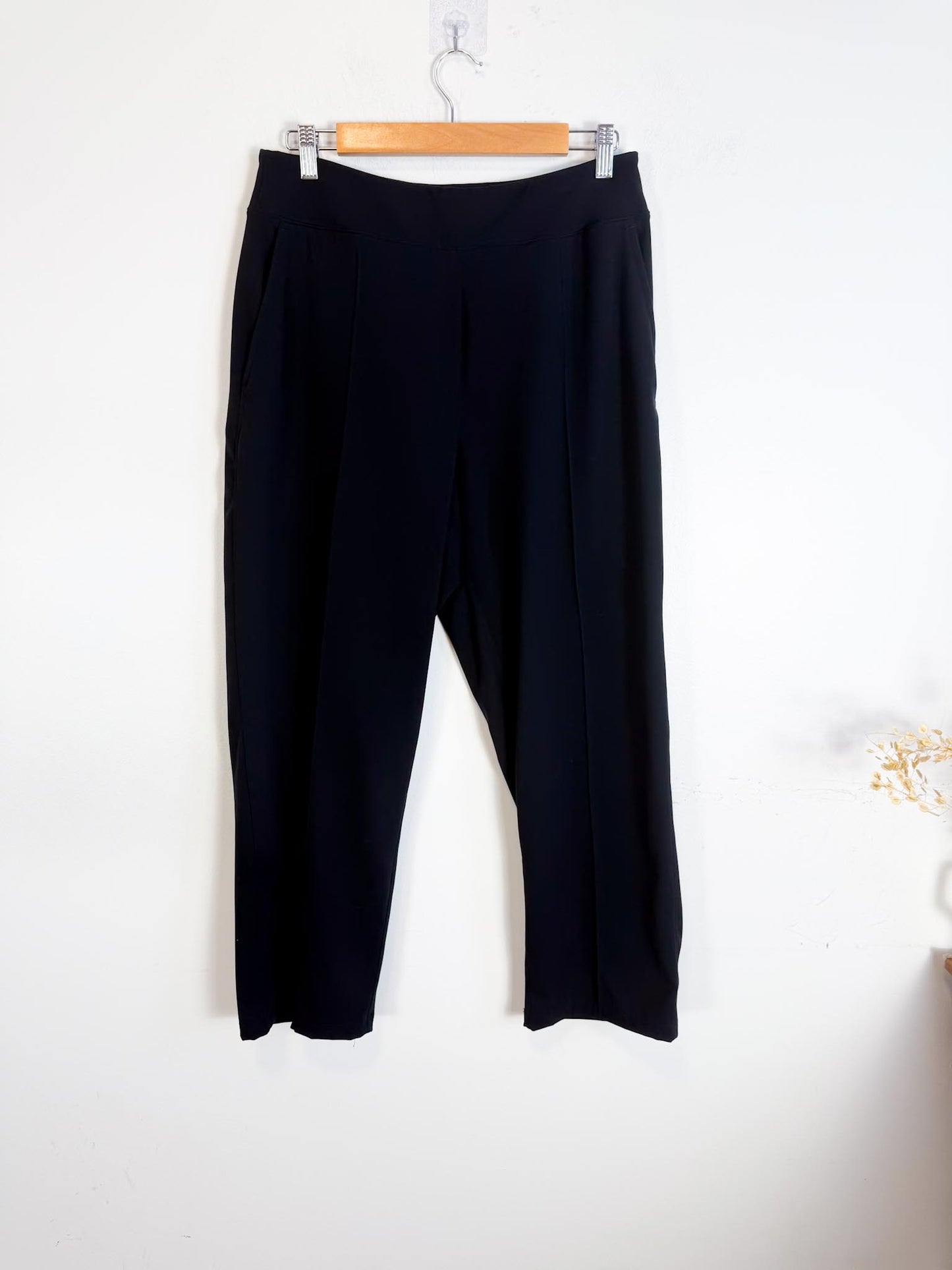 Kit & Ace High Rise Cropped Pants in Black (Size 12)