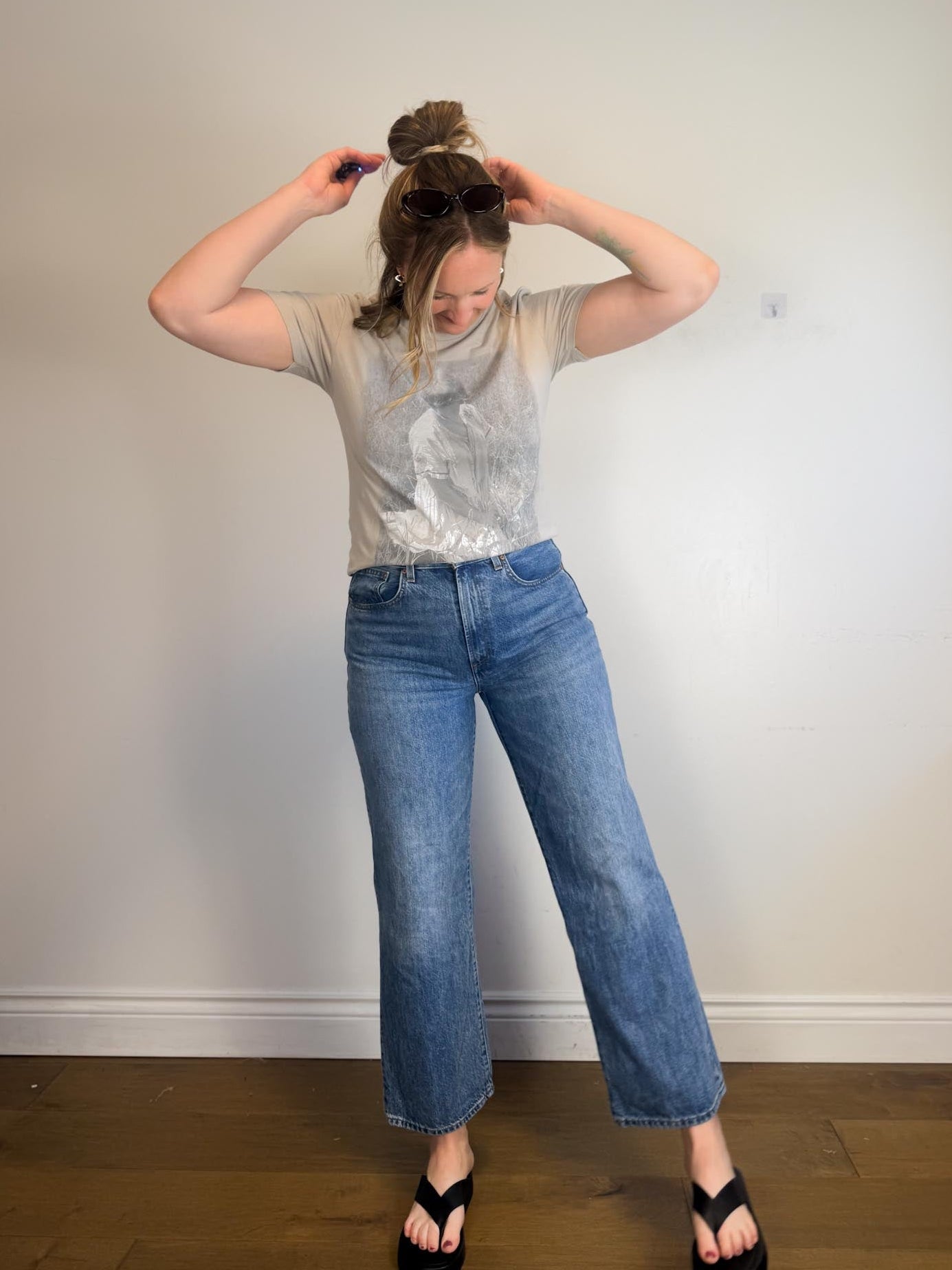 Denim Forum "The Farrah Hi-Rise Wide Jean" (Size 31)