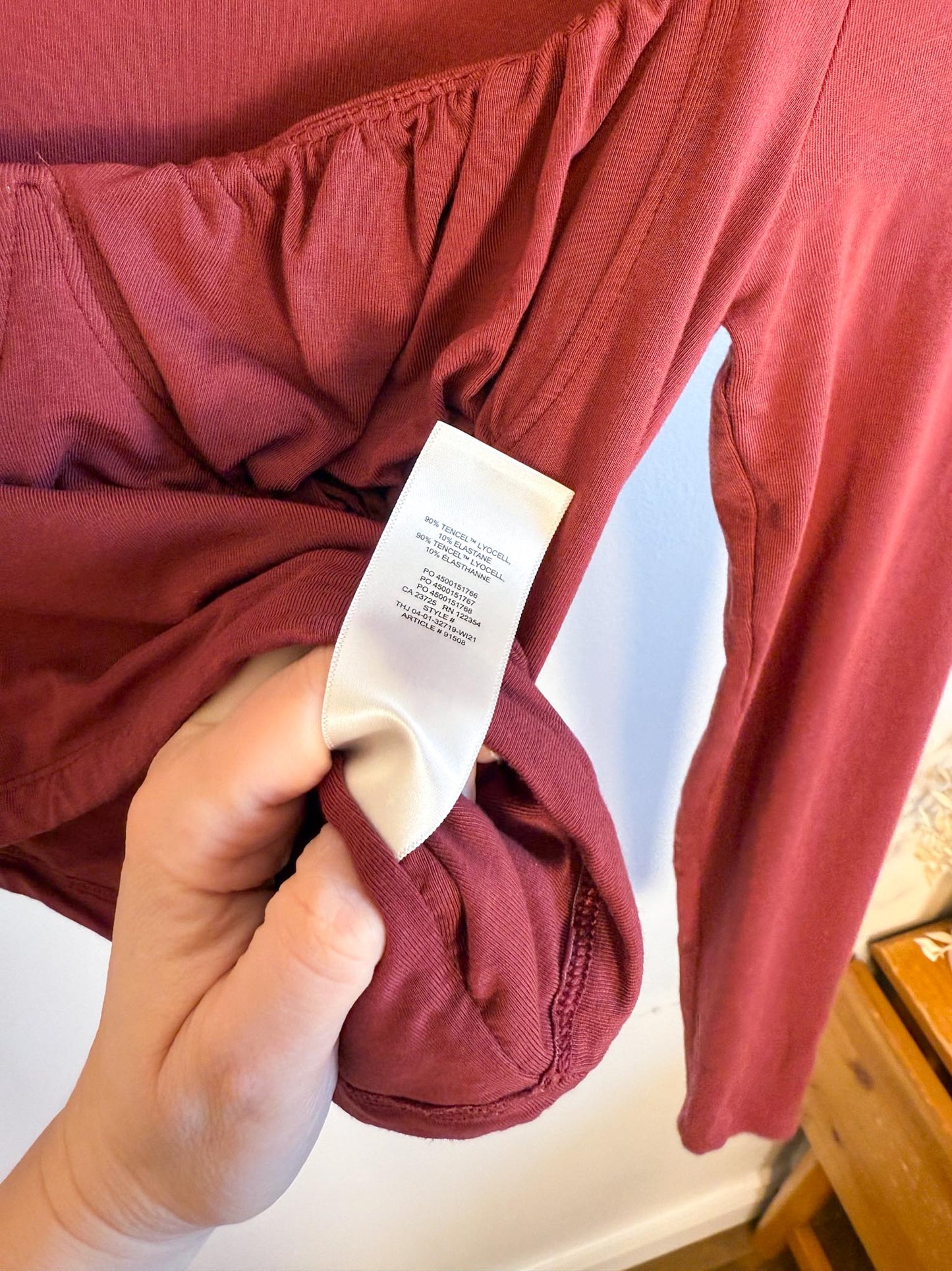 Wilfred "Orbit Cropped Long Sleeve Top in Maroon" (Size S)