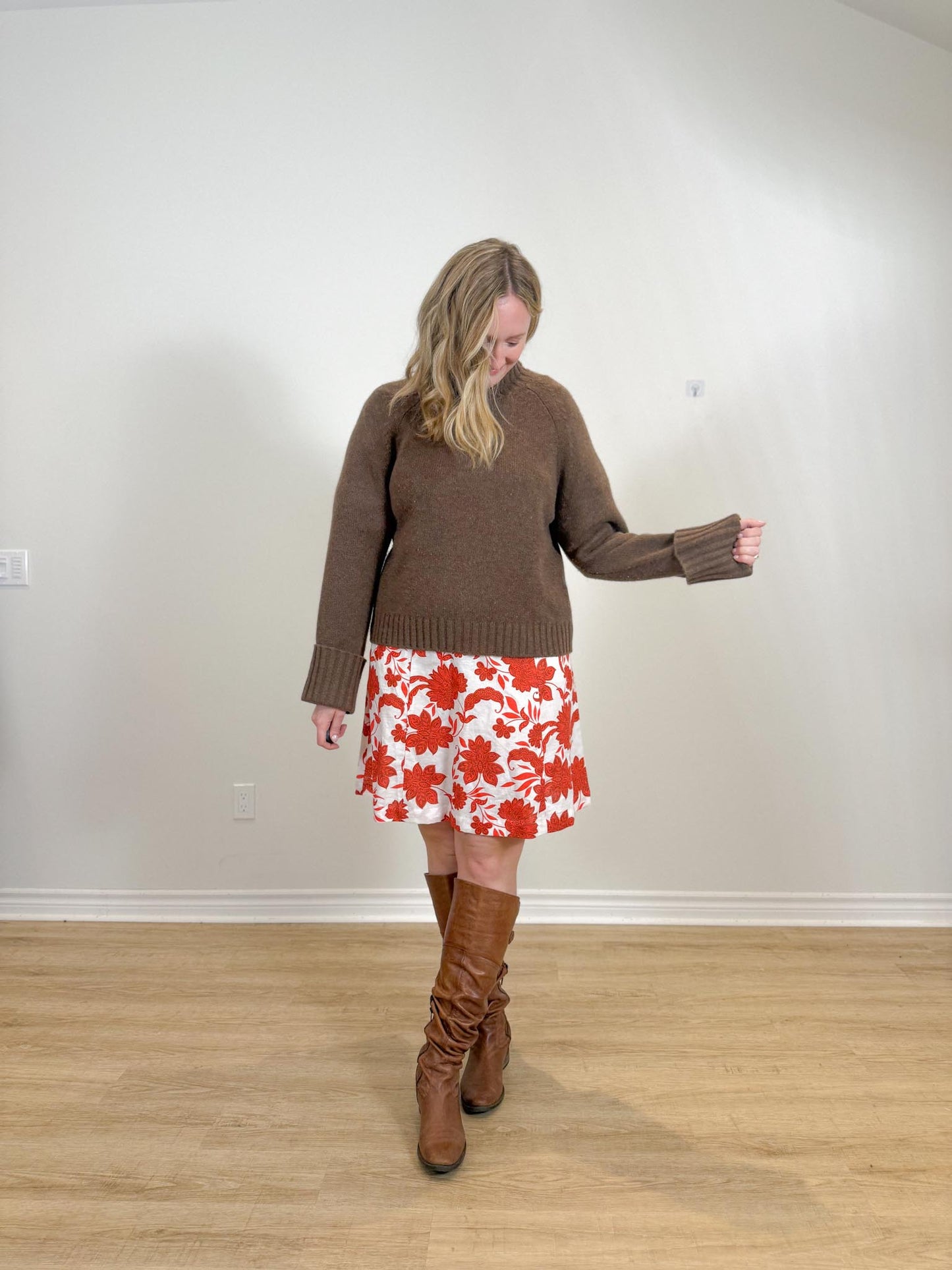 Wilfred "Luxe Cashmere Jan Sweater in Brown" (Size S/M)