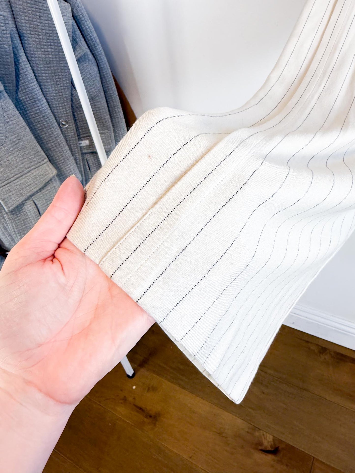 COS "Elasticated Pull On Wide Pinstriped Pants in Cream/Black" (Size S/M)