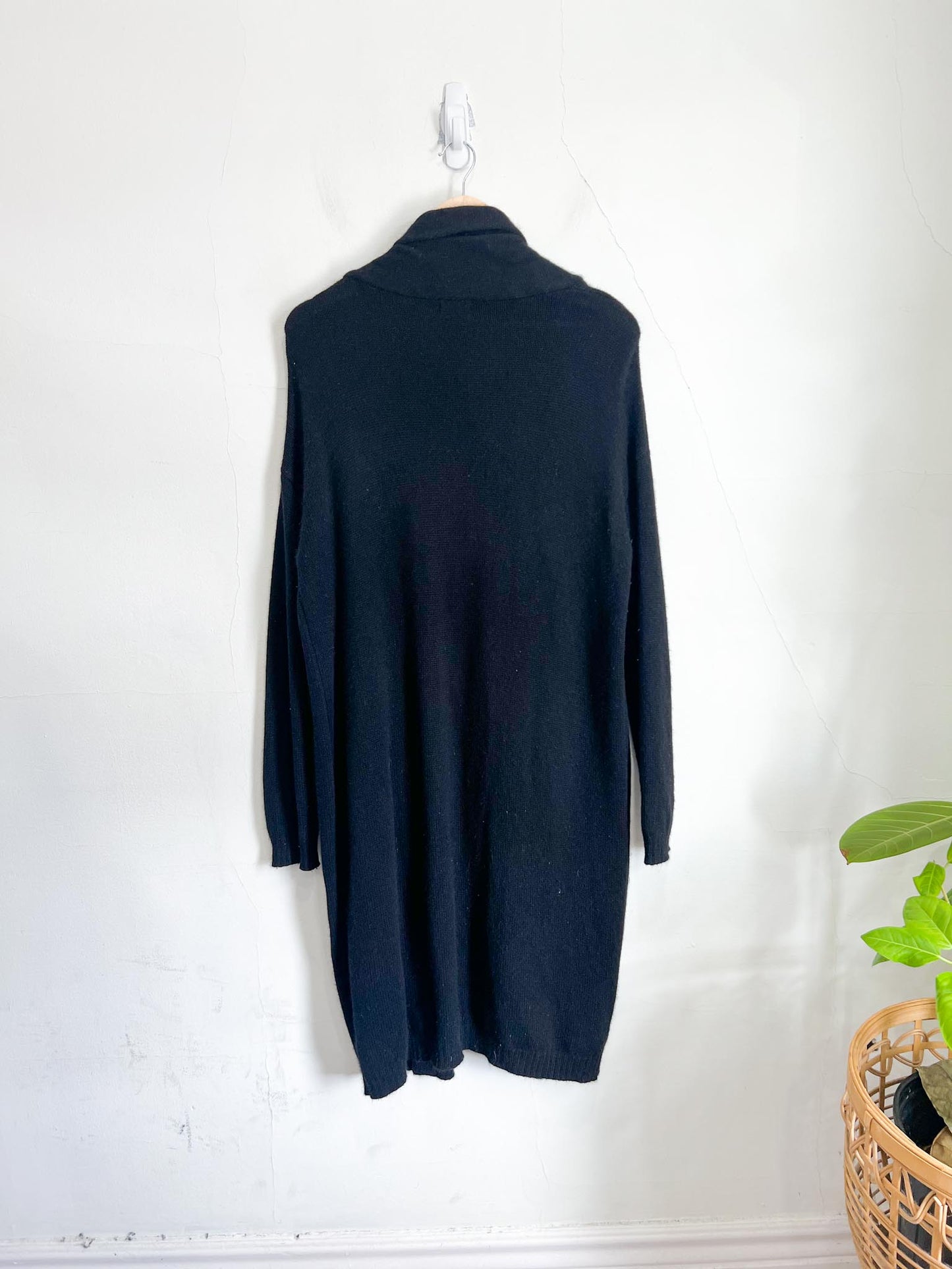 naif Montreal "UME Angora Wool cardigan in Black" (Size M)