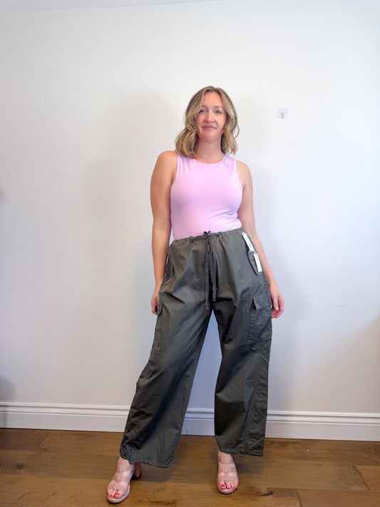Good American "Parachute Pants in Fatigue" NWT (SIze XL)