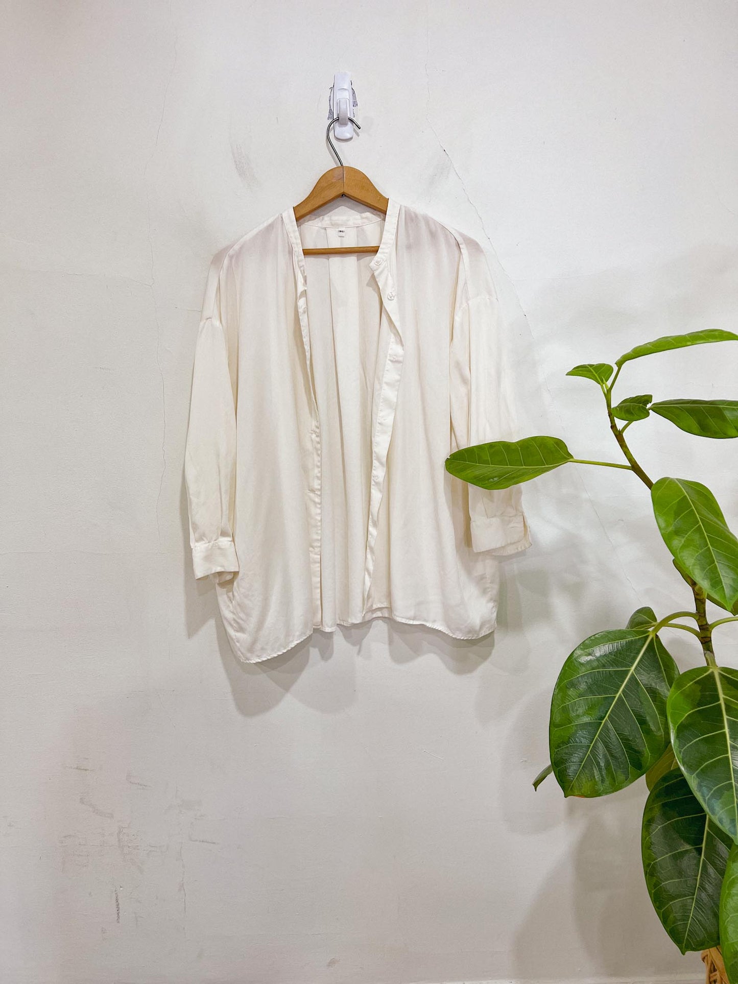 Collarless Blouse in Off-White SOLD AS IS (Size M/L)