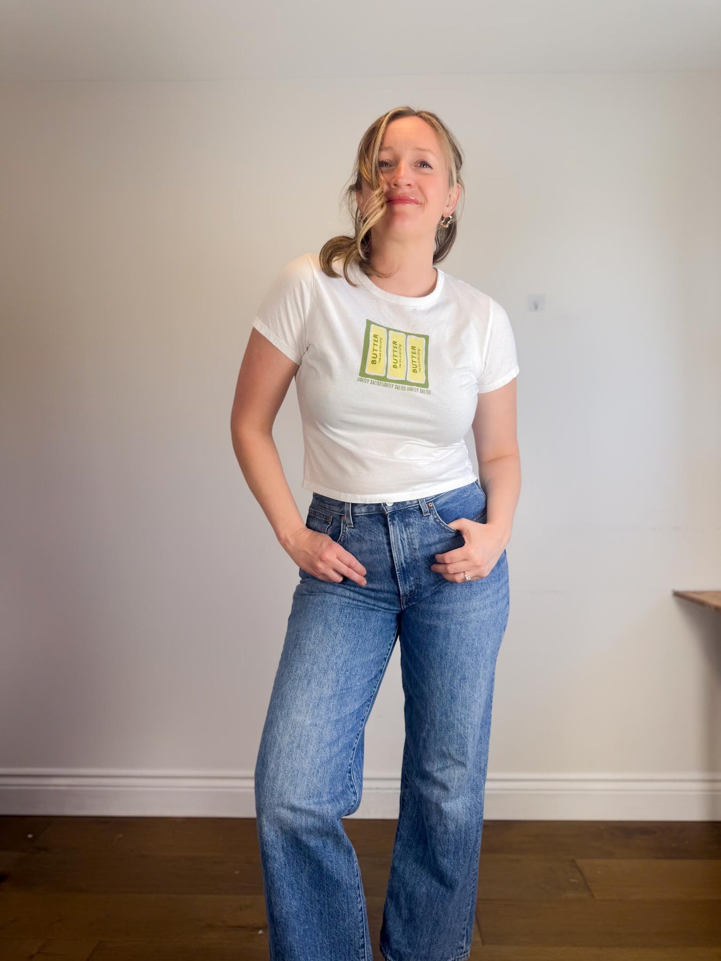 Denim Forum "The Farrah Hi-Rise Wide Jean" (Size 31)