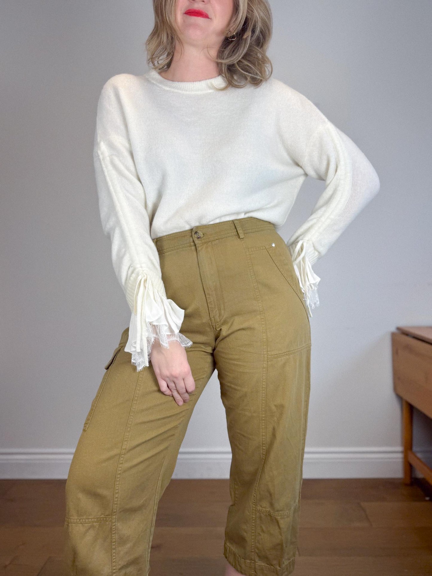 by Anthropologie Cropped Cargo Pants in Khaki Green (Size 14P)