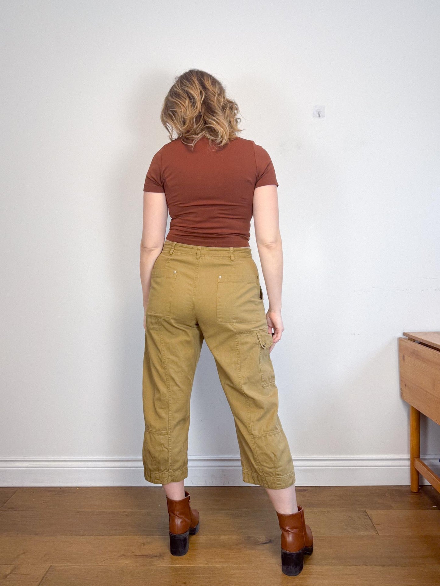 by Anthropologie Cropped Cargo Pants in Khaki Green (Size 14P)