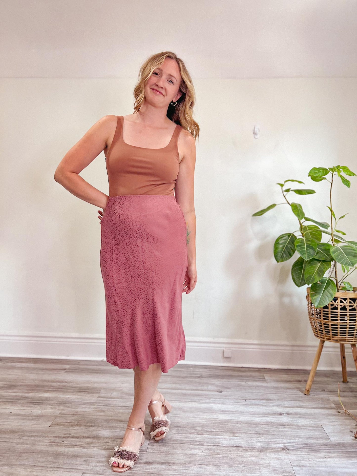 LOFT Midi Skirt in Dusty Rose (Size M)