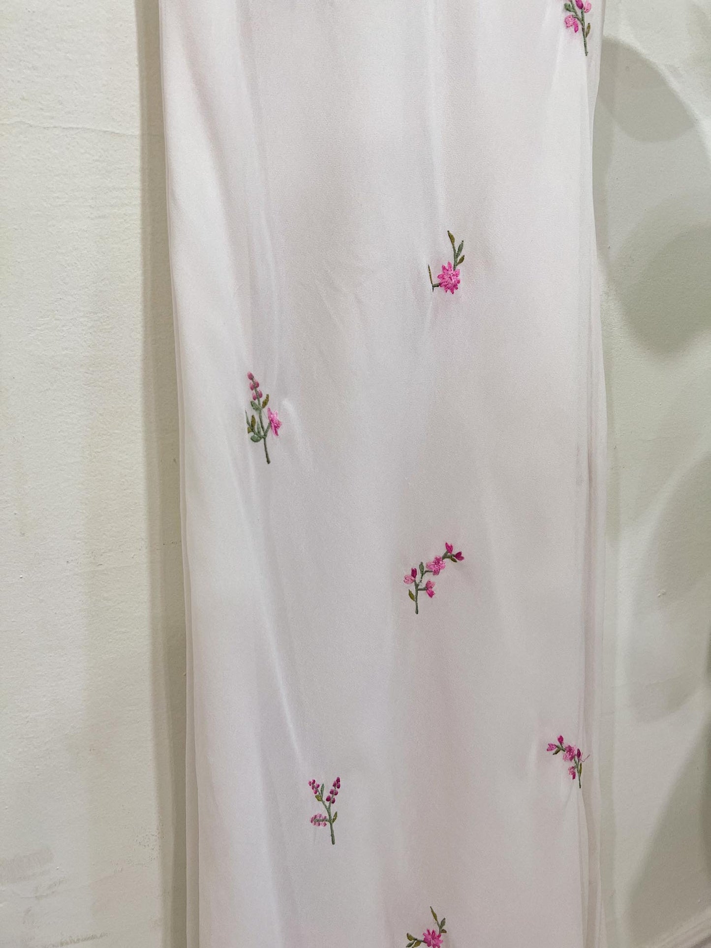 Vintage Floral Embroidered Maxi Dress in White (Size L)