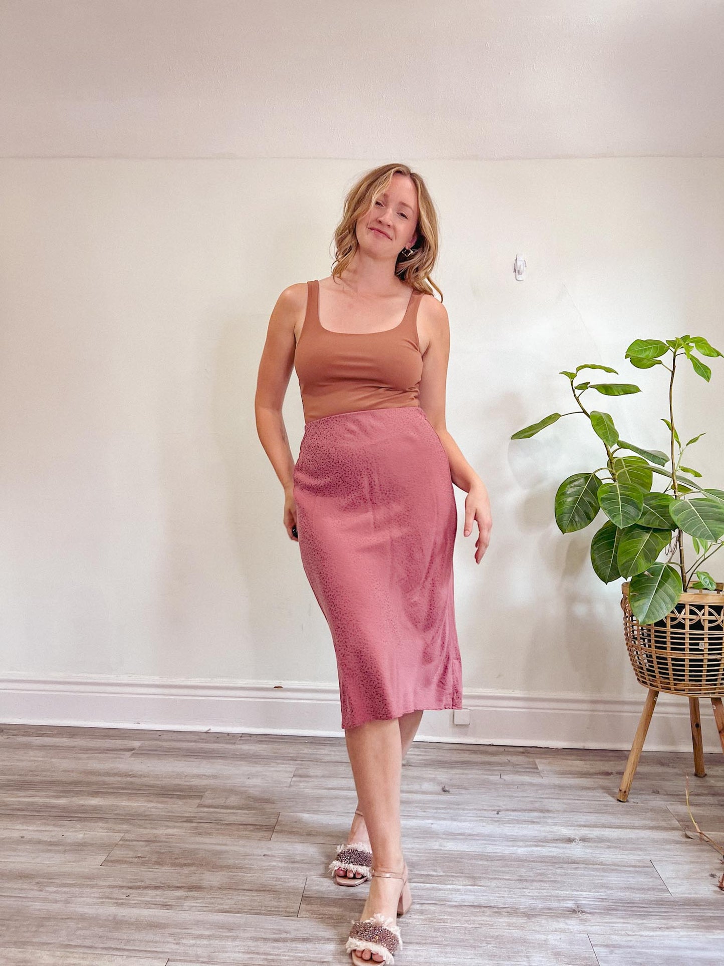 LOFT Midi Skirt in Dusty Rose (Size M)