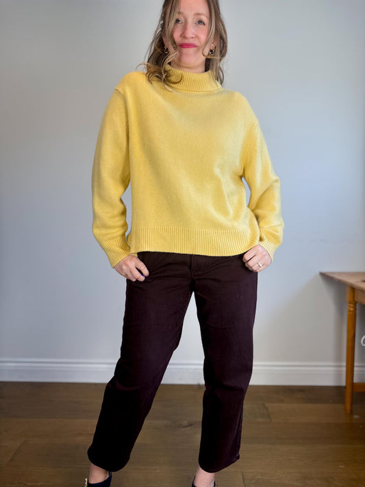 Wilfred Cashmere Turtleneck Sweater in Butter Yellow (Size L)
