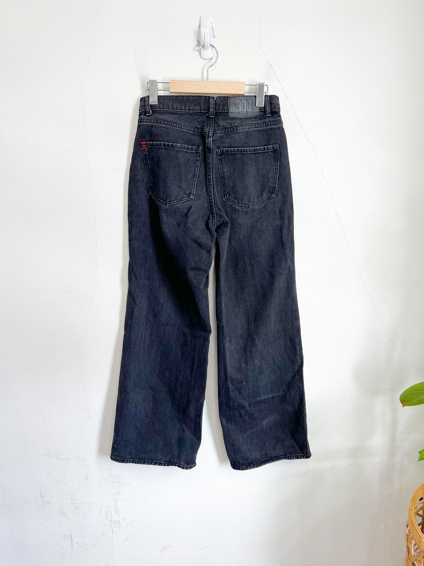 BDG High & Wide Jeans in Black Denim (Size 26)