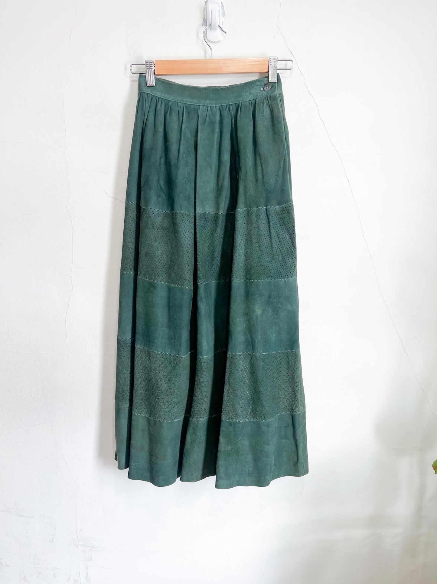 Vintage Leather Tiered Midi Skirt in Green (Size S)