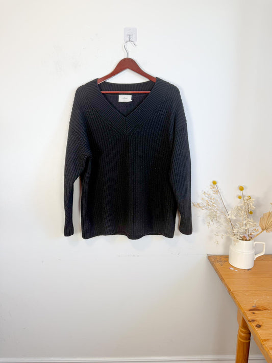 Wilfred "Belize Oversized V-neck Merino Wool Sweater in Black" (Size M/L)