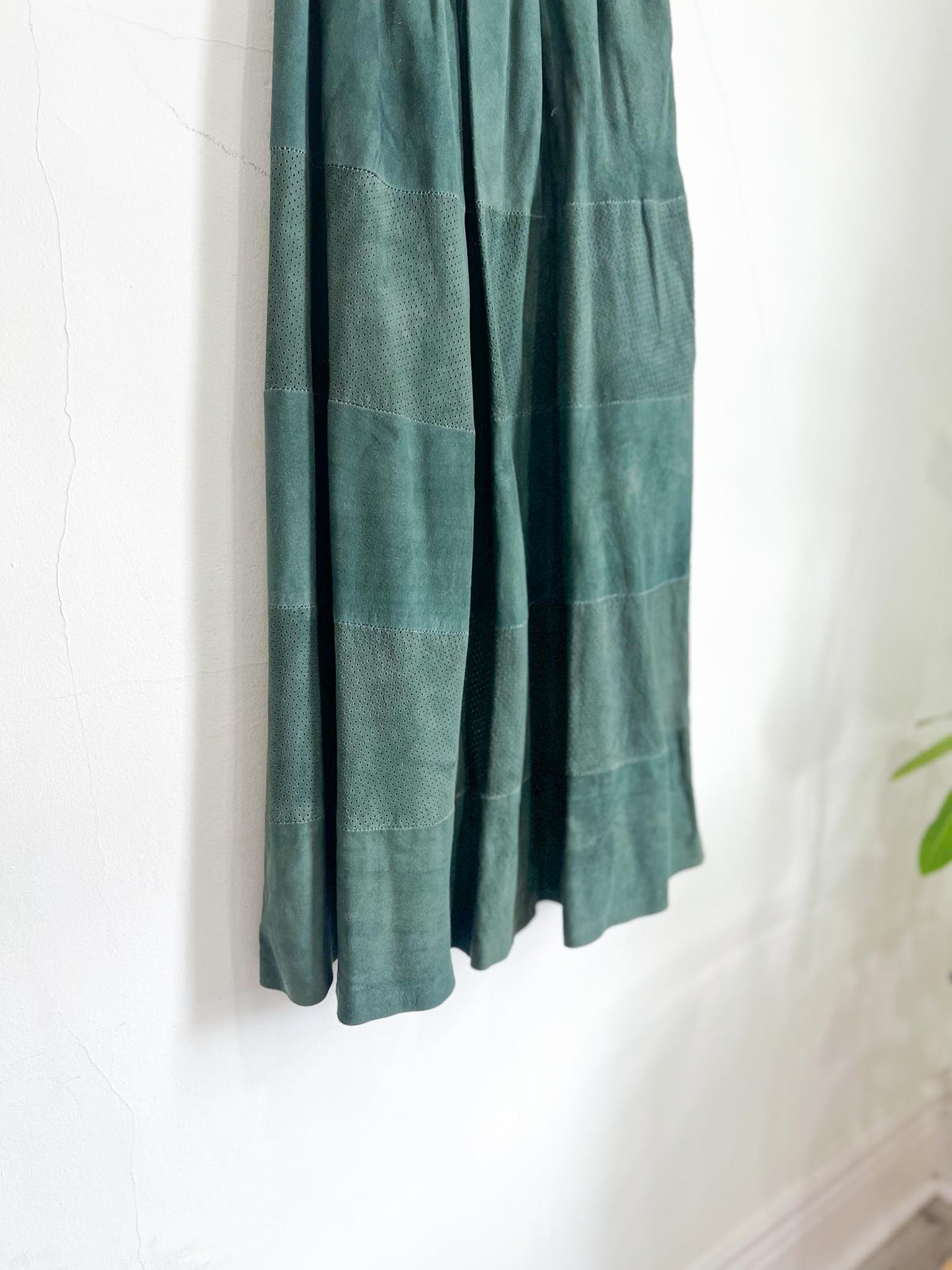 Vintage Leather Tiered Midi Skirt in Green (Size S)