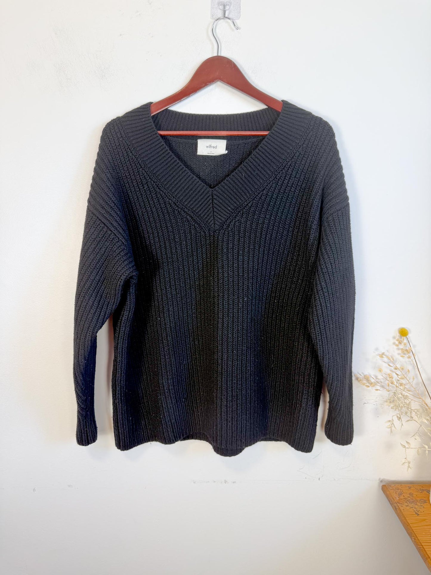 Wilfred "Belize Oversized V-neck Merino Wool Sweater in Black" (Size M/L)