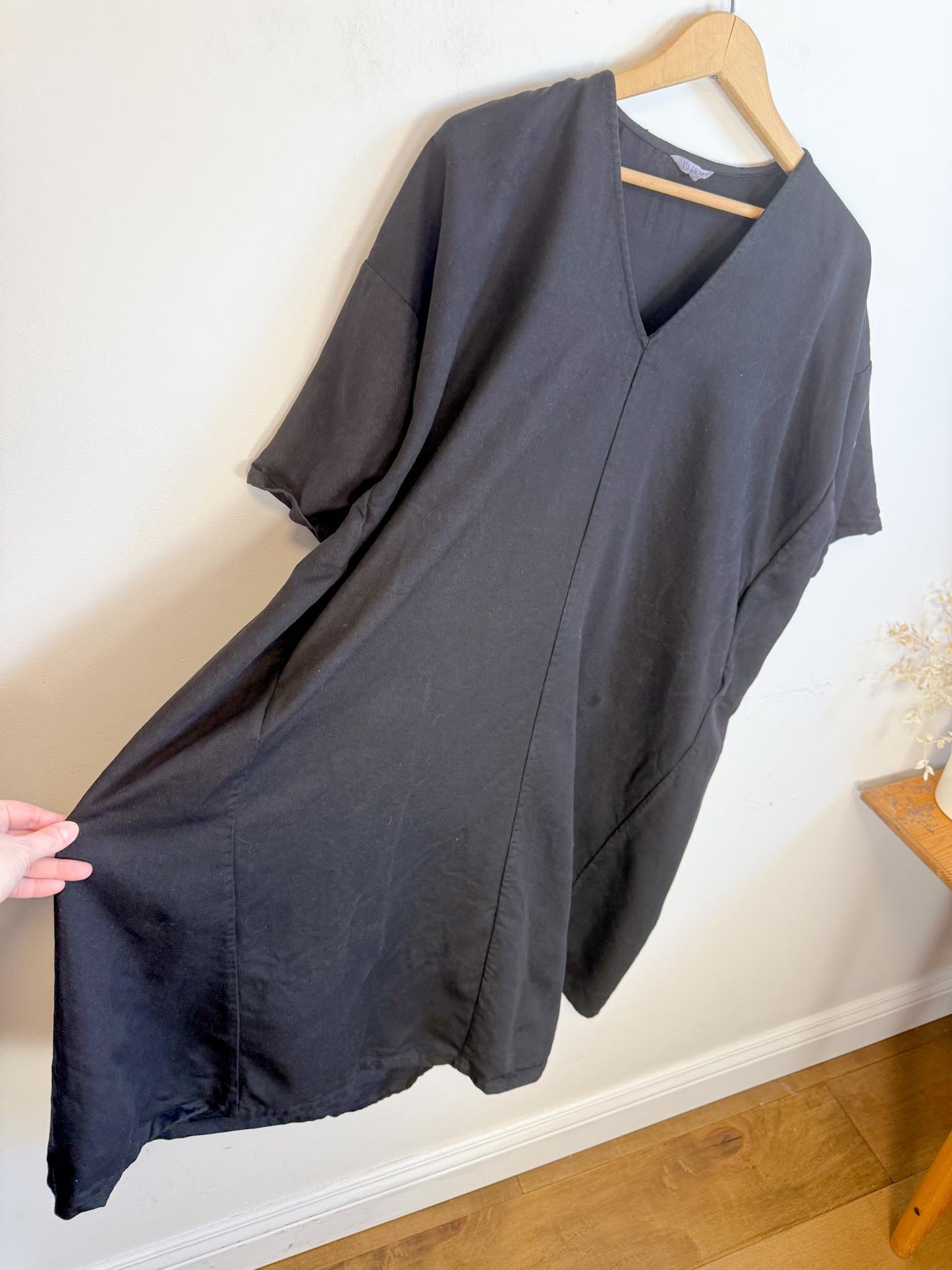 ALI GOLDEN Sustainable "Full Dress with Pockets in Black" (Size XS-M)