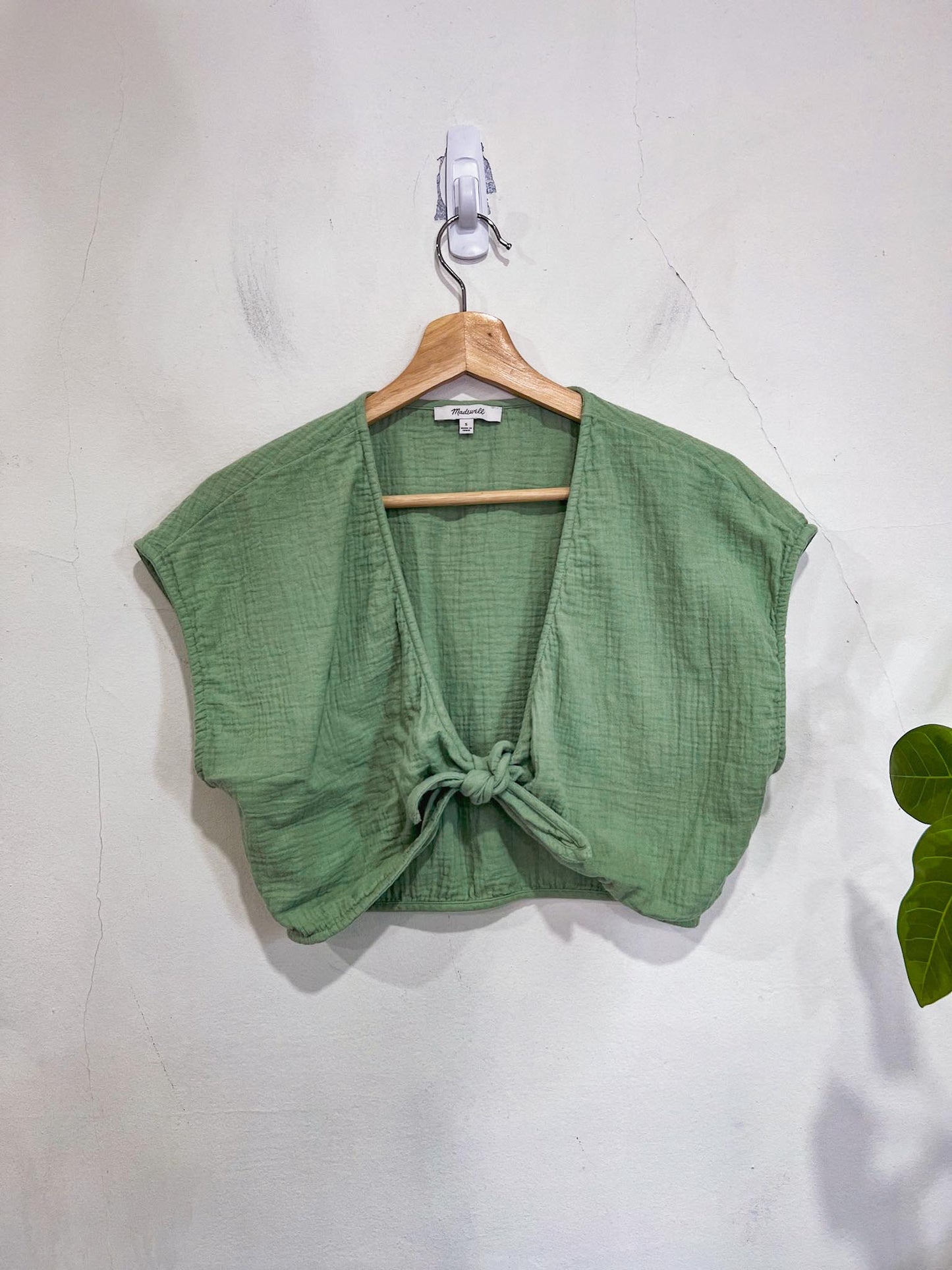 Madewell "Double-Gauze Tie-Front Cropped Top" in Green (Size S)