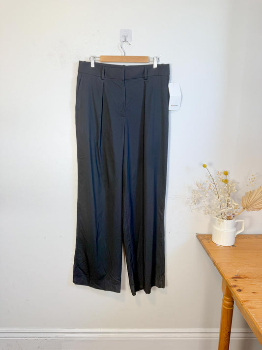 Lululemon "Pleat Front High Rise Trousers in Black" NWT (Size 14)