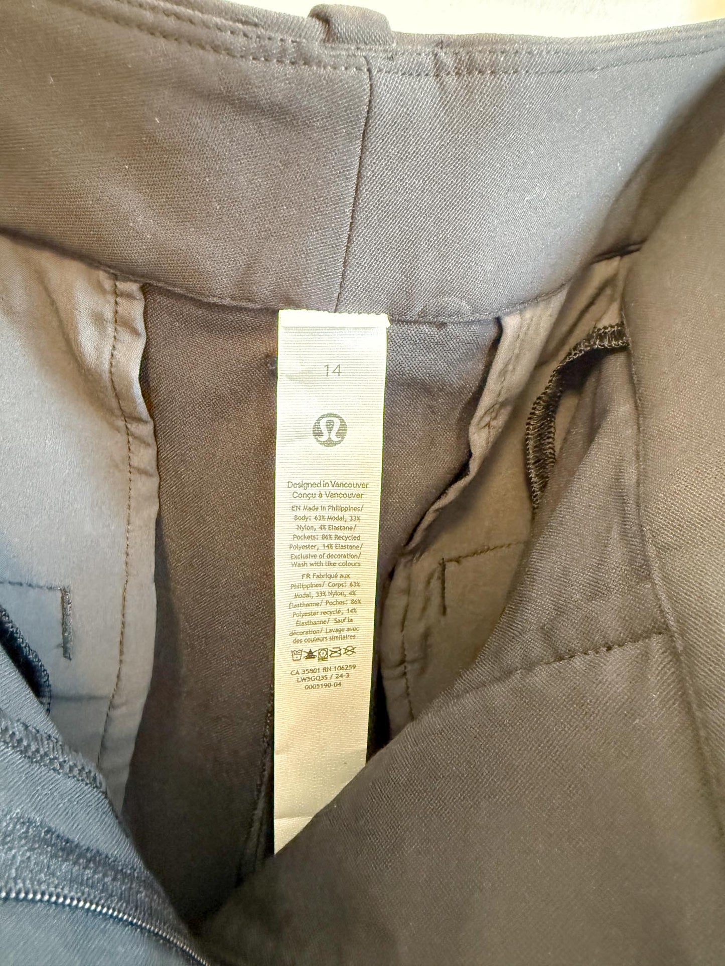 Lululemon "Pleat Front High Rise Trousers in Black" NWT (Size 14)